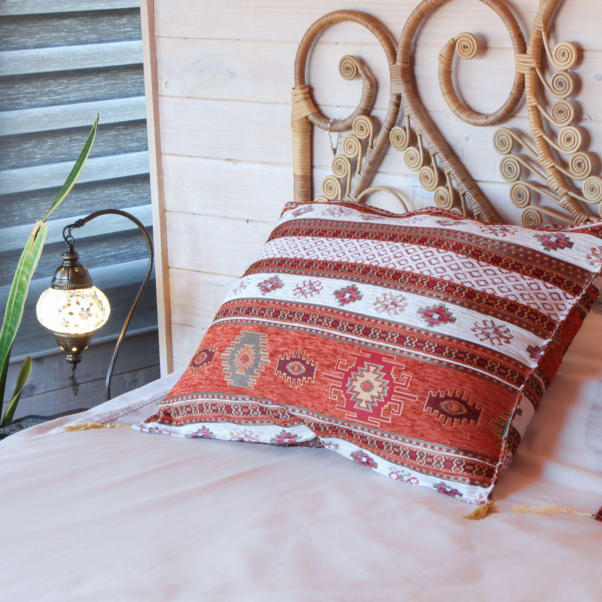 Set de Piecera King/Super King y almohadones Kilim Terracota y Blanco-3