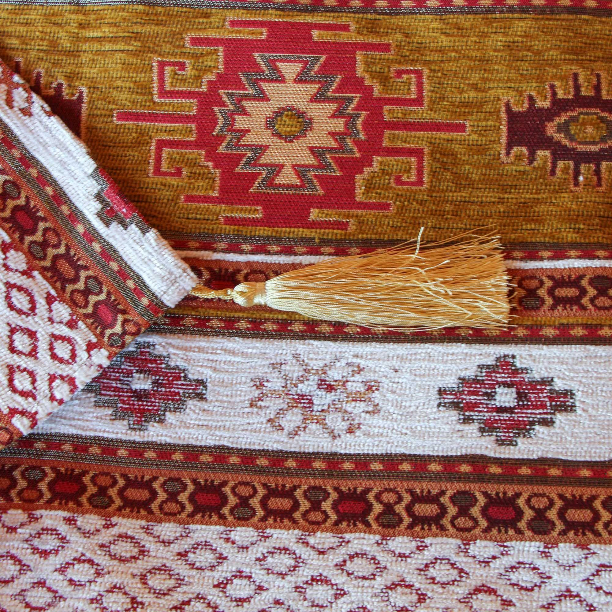 Set de Piecera King/Super King y almohadones Kilim Café claro y Blanco-2
