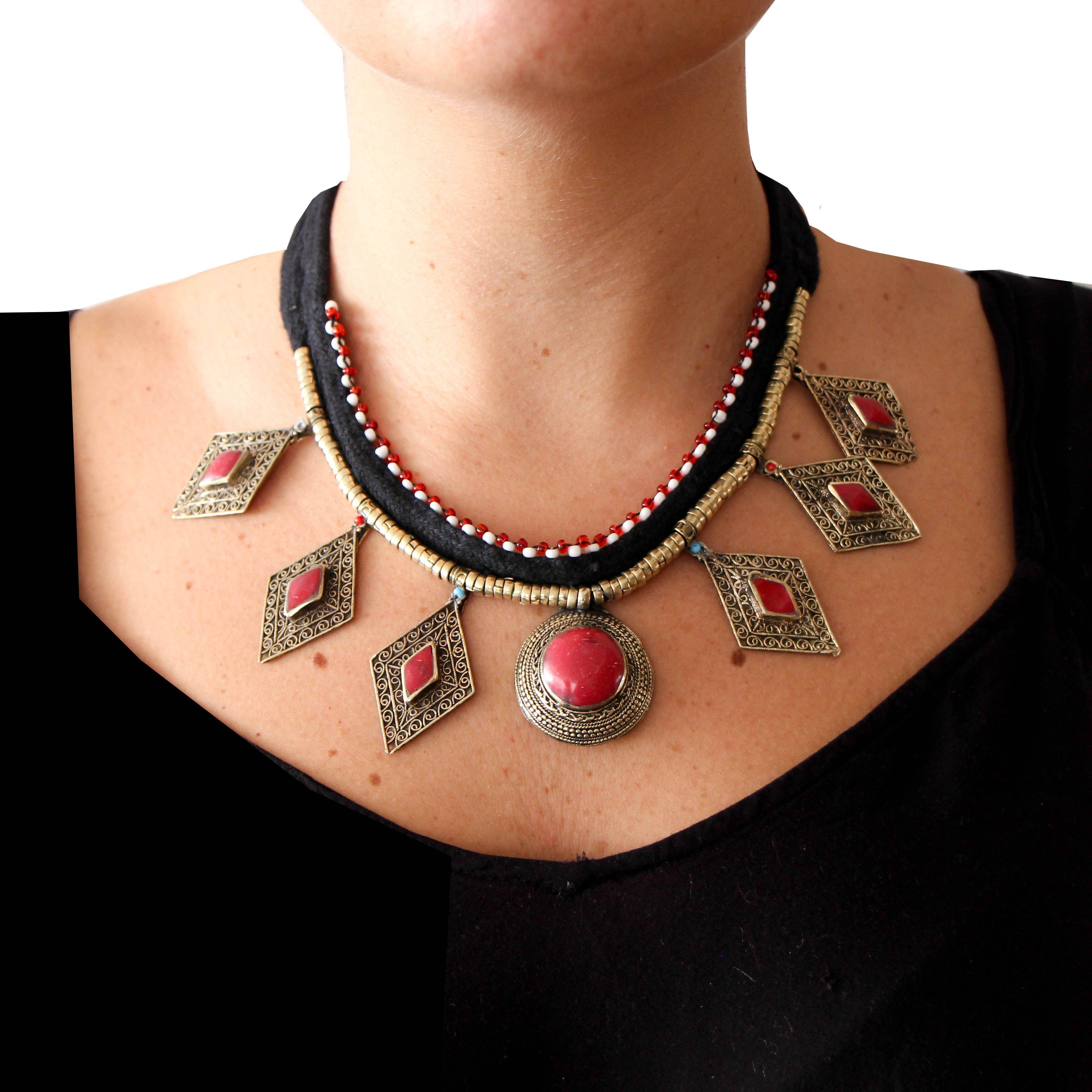 Collar Hazara-1
