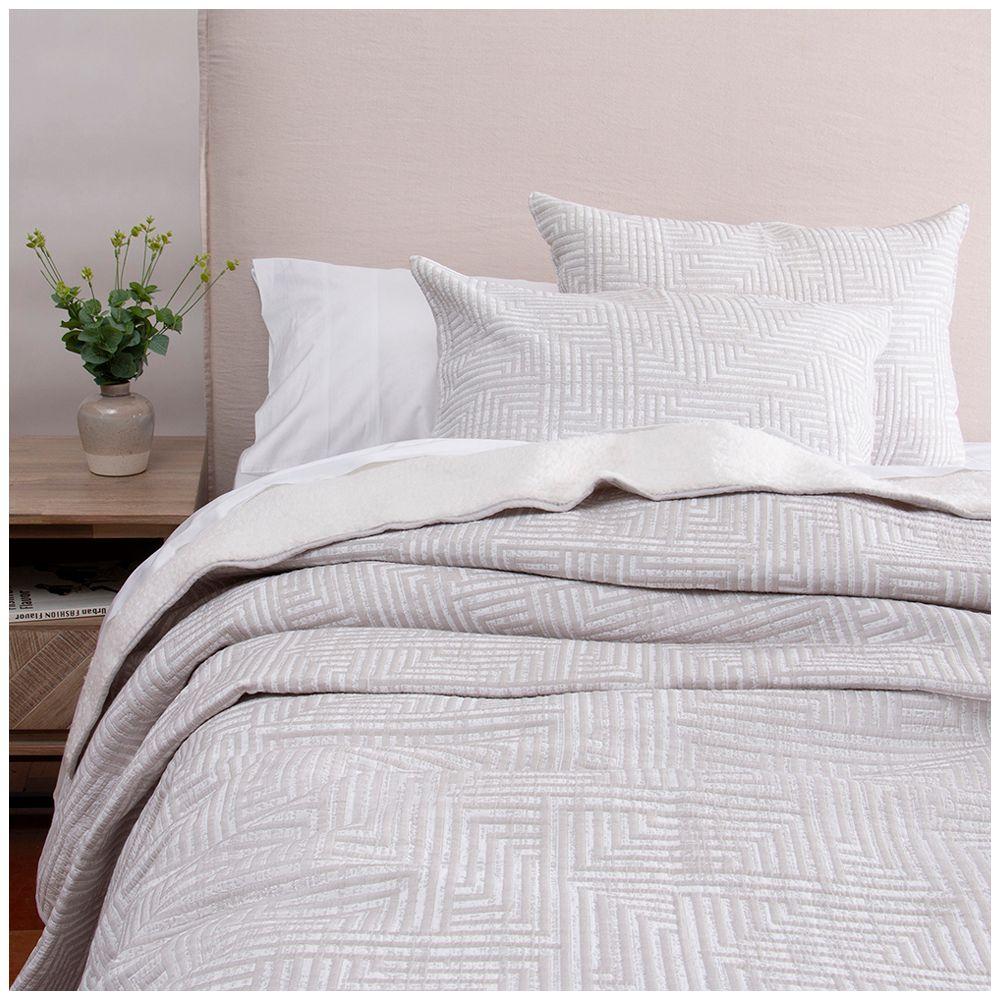 Cubrecama quilt jacquard sherpa laberinto king gri Fabrics-0