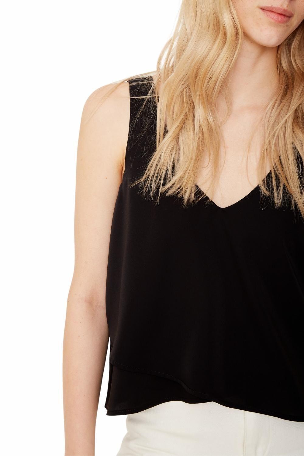 Polera Sara sin mangas II negra-5