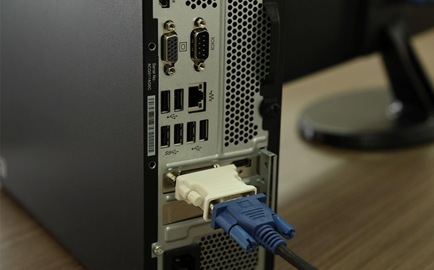 Adaptador de video DVI a VGA 720/P Cobre XTC-362 Blanco-2
