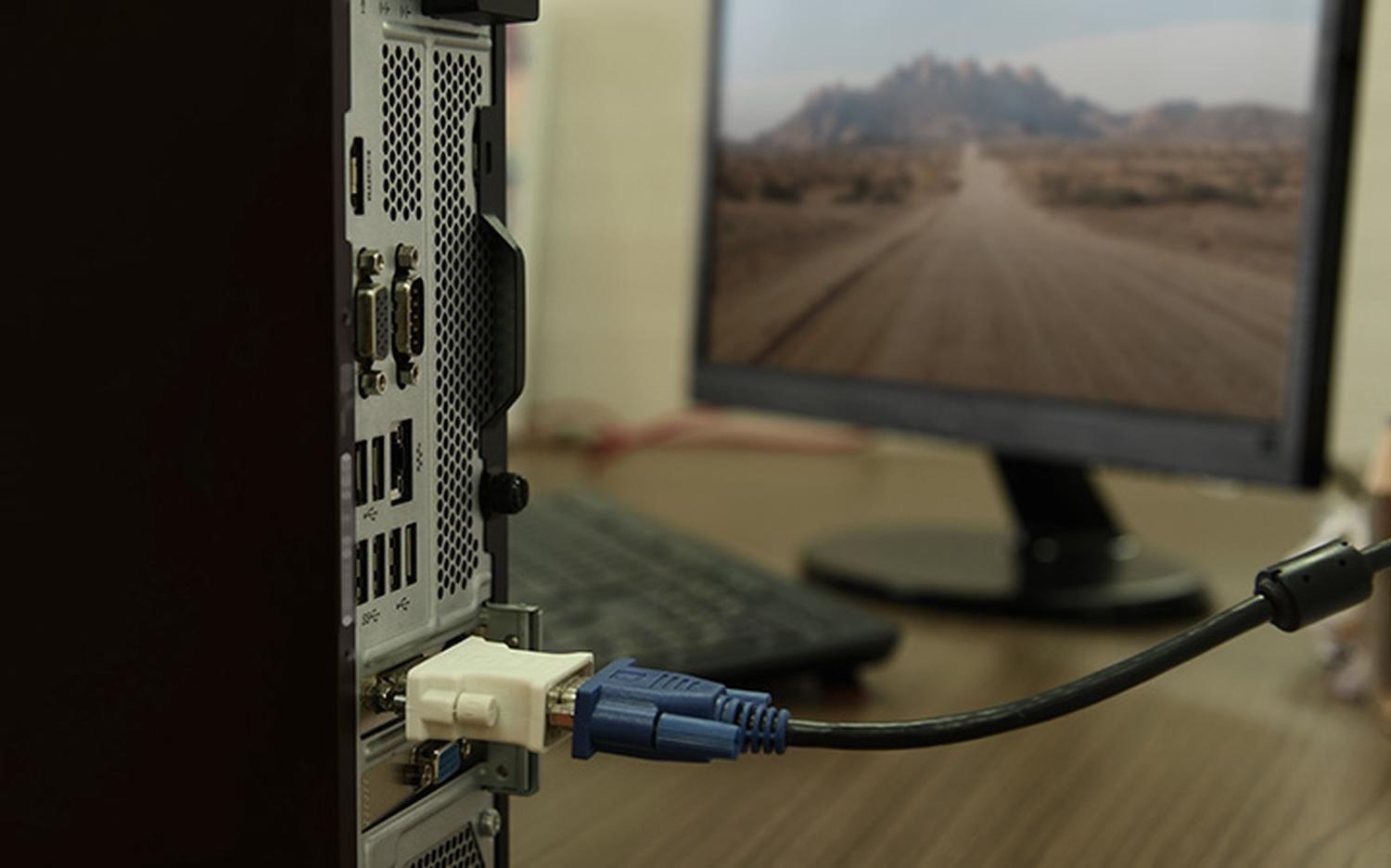 Adaptador de video DVI a VGA 720/P Cobre XTC-362 Blanco-4
