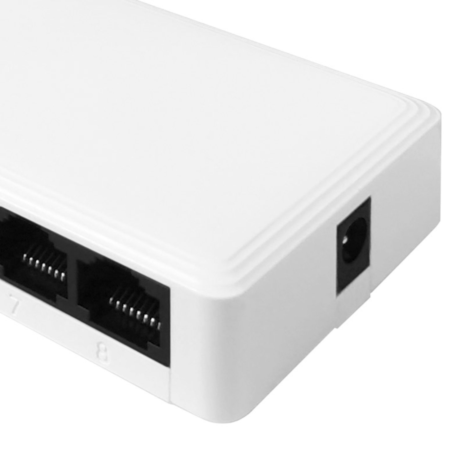 Switch de escritorio Nexxt Solutions 8 puertos NSW-N801G-4
