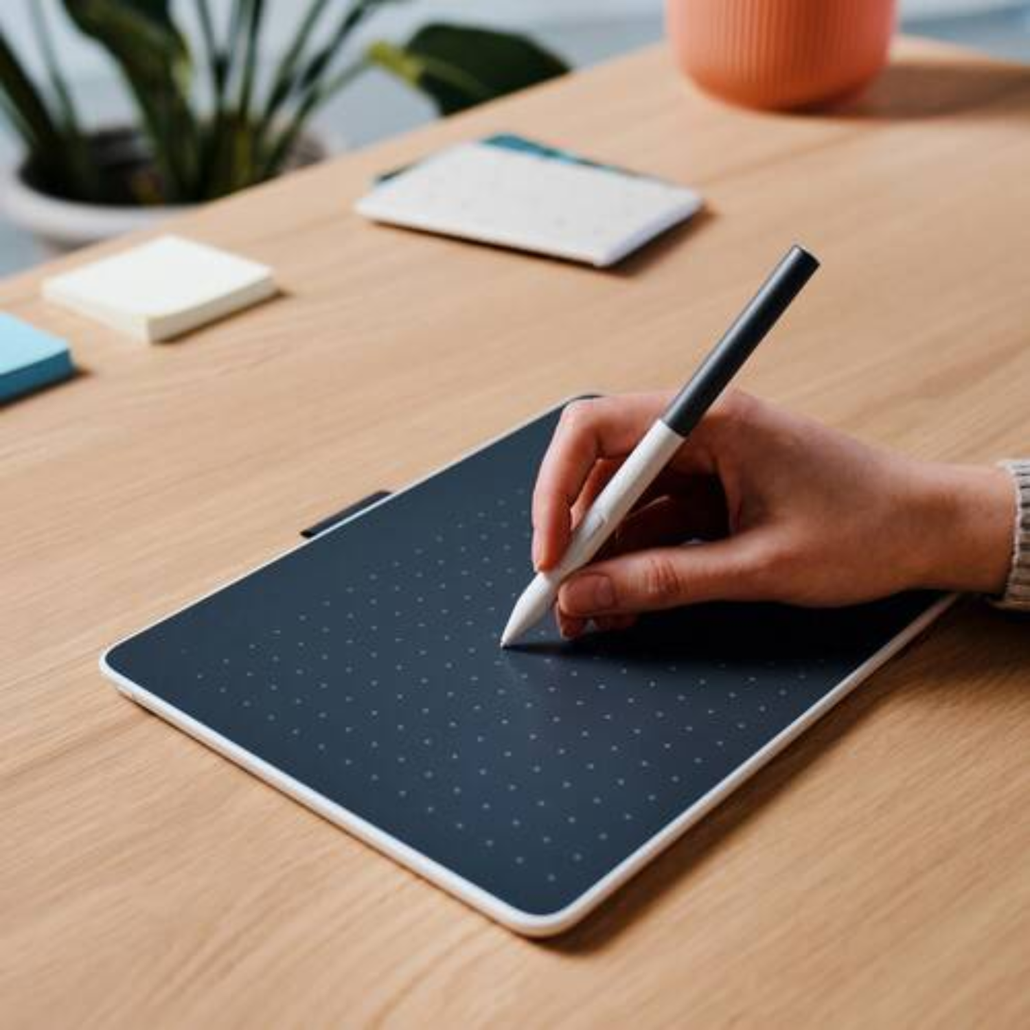 Tablet Digitalizadora Wacom One Medium USB-C y Bluetooth-4