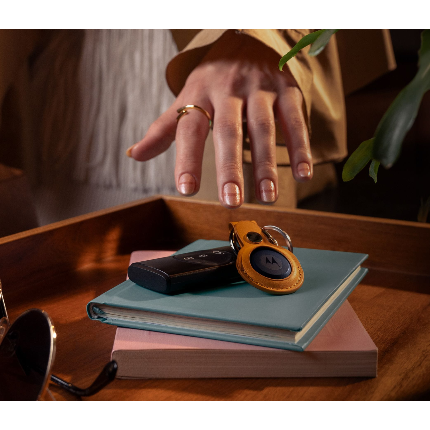 Moto Tag Smart Tracker Starlight Blue-5