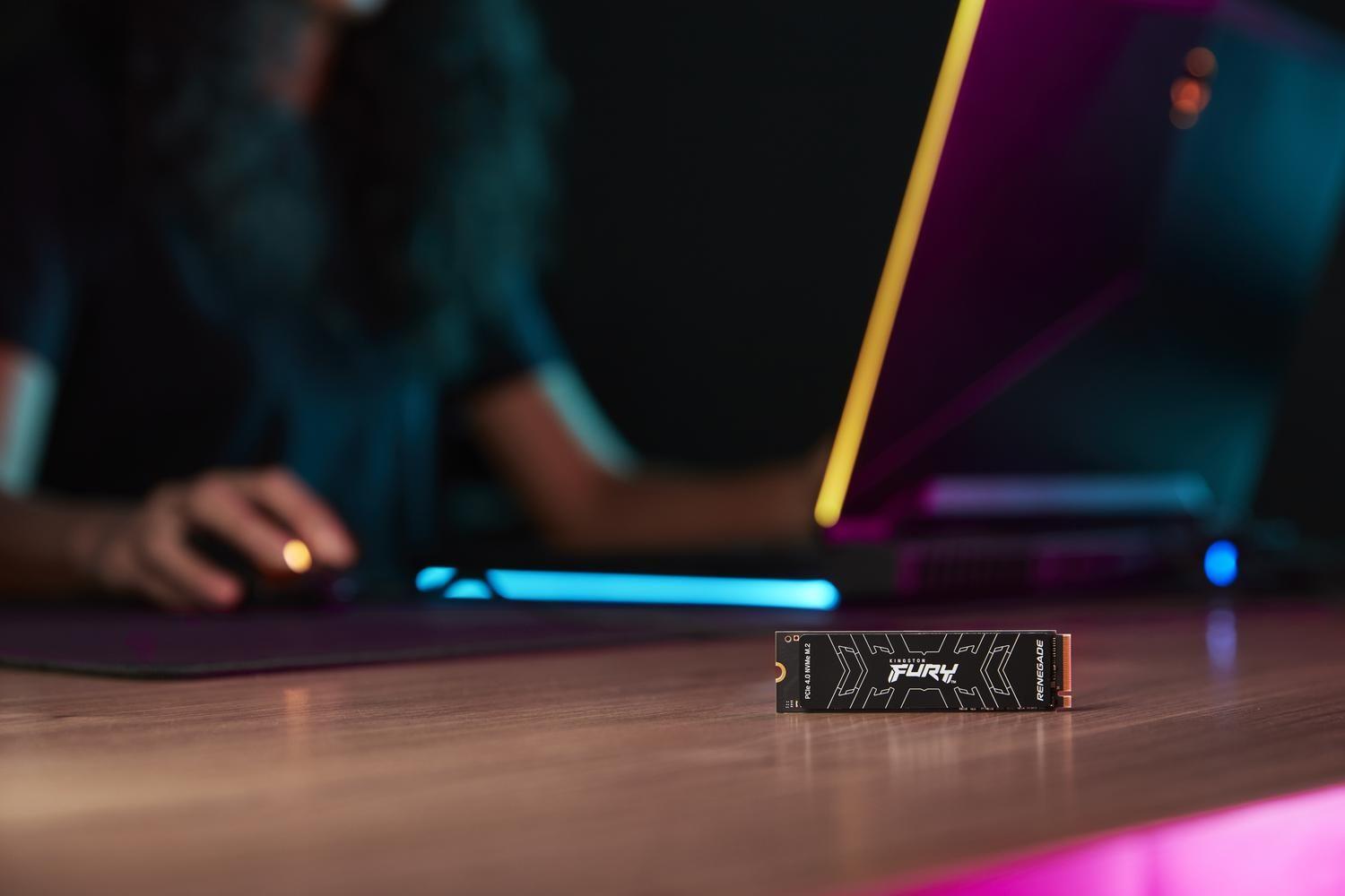 Disco Estado Sólido Interno Kingston FURY Renegade 4TB-8
