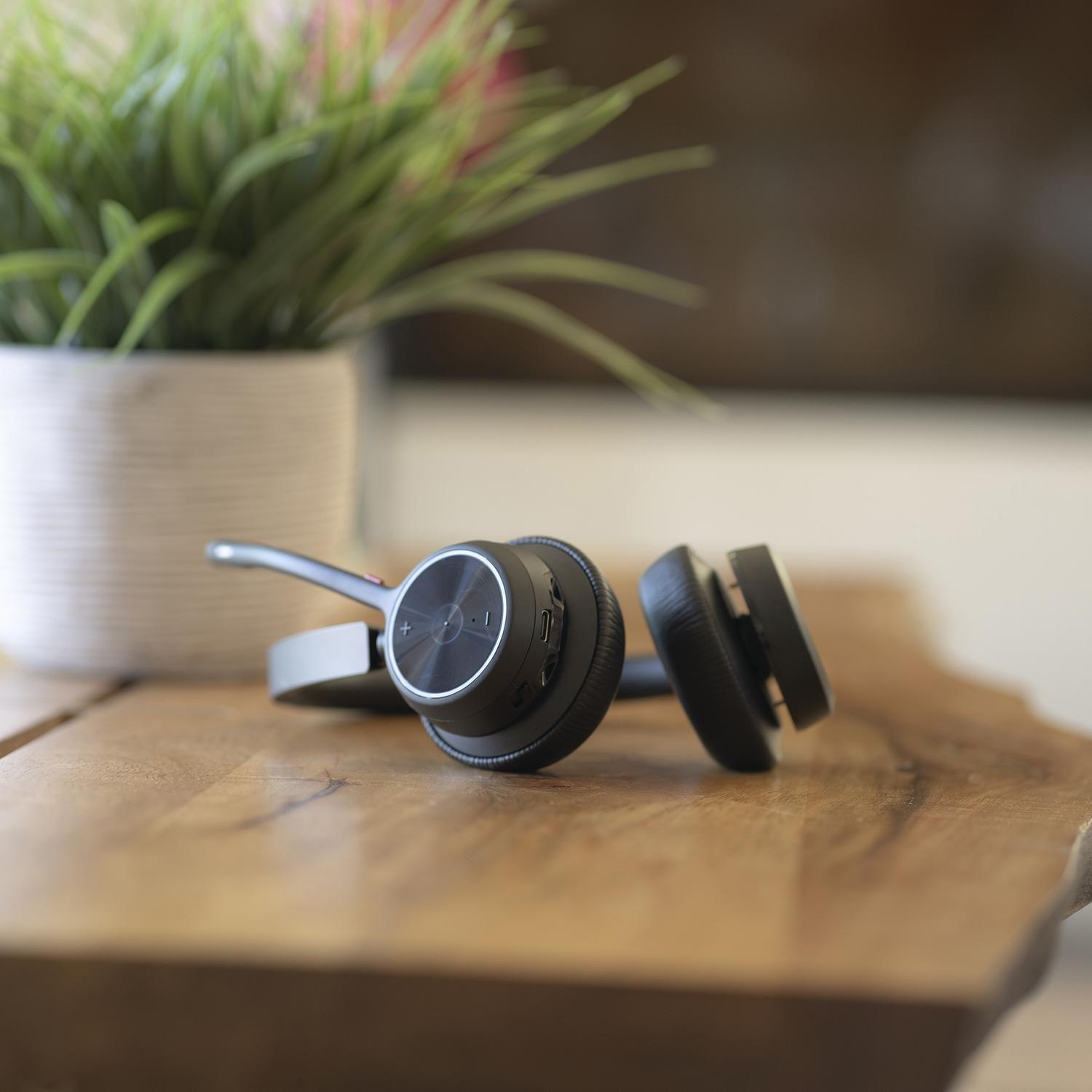 Auriculares USB-C Poly Voyager 4320 + adaptador BT700 Negro-5