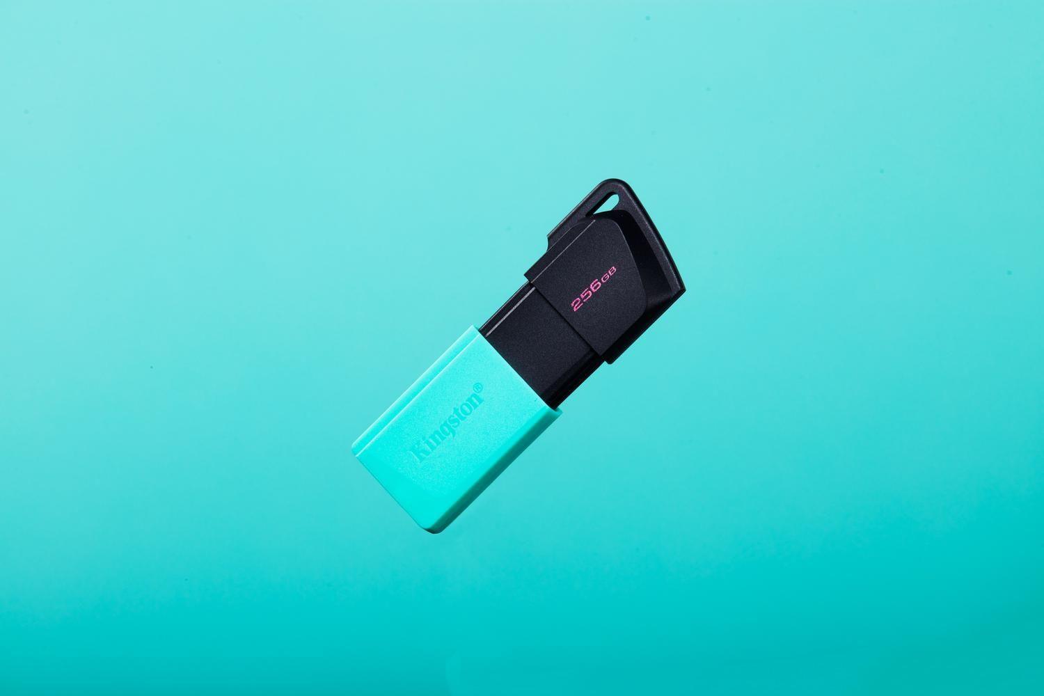 Pendrive DataTraveler Exodia M USB 256 GB USB 3.2 Gen 1-3