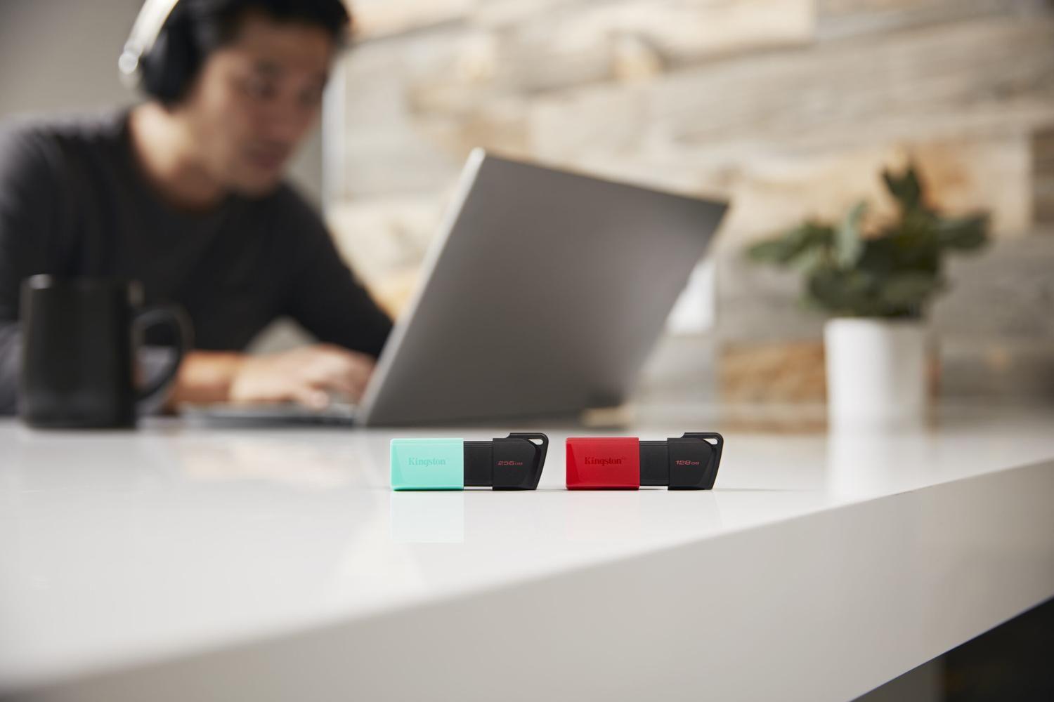 Pendrive DataTraveler Exodia M USB 256 GB USB 3.2 Gen 1-4