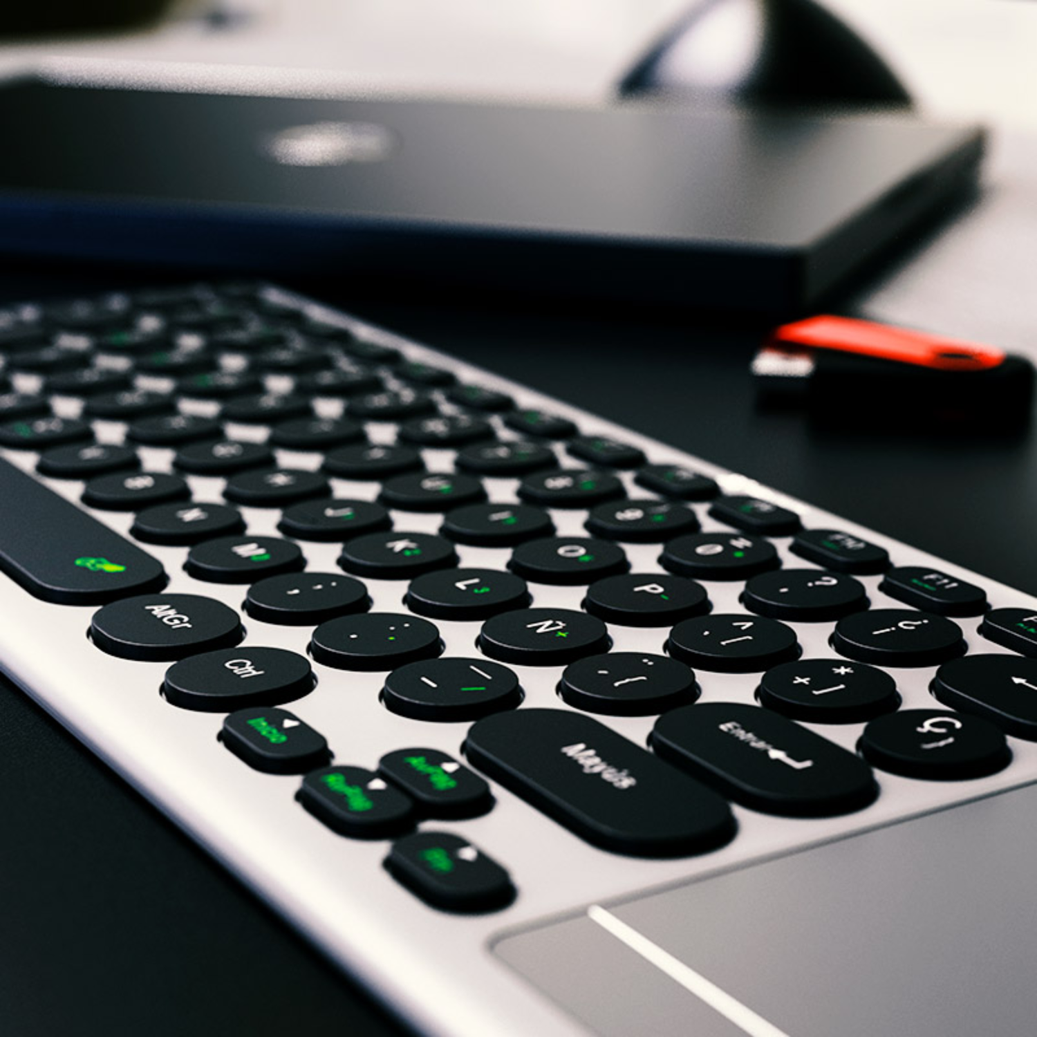 Teclado Inalámbrico KeyGlider con Panel Táctil-6