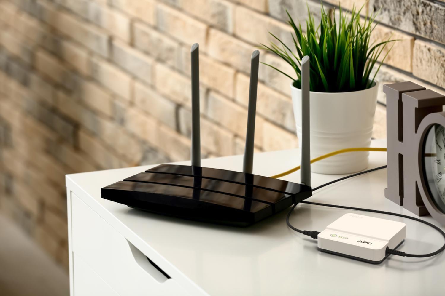Mini UPS de Red APC CP12036LI para Routers y Camaras IP-3