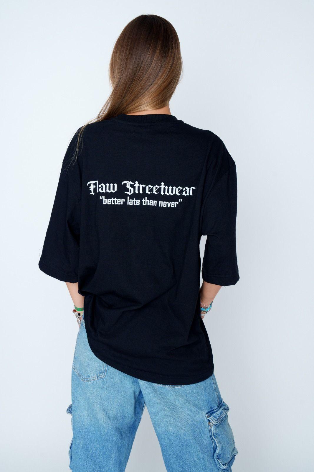 Polera Oversize "Dark Flaw Gótico" Negra Unisex-3