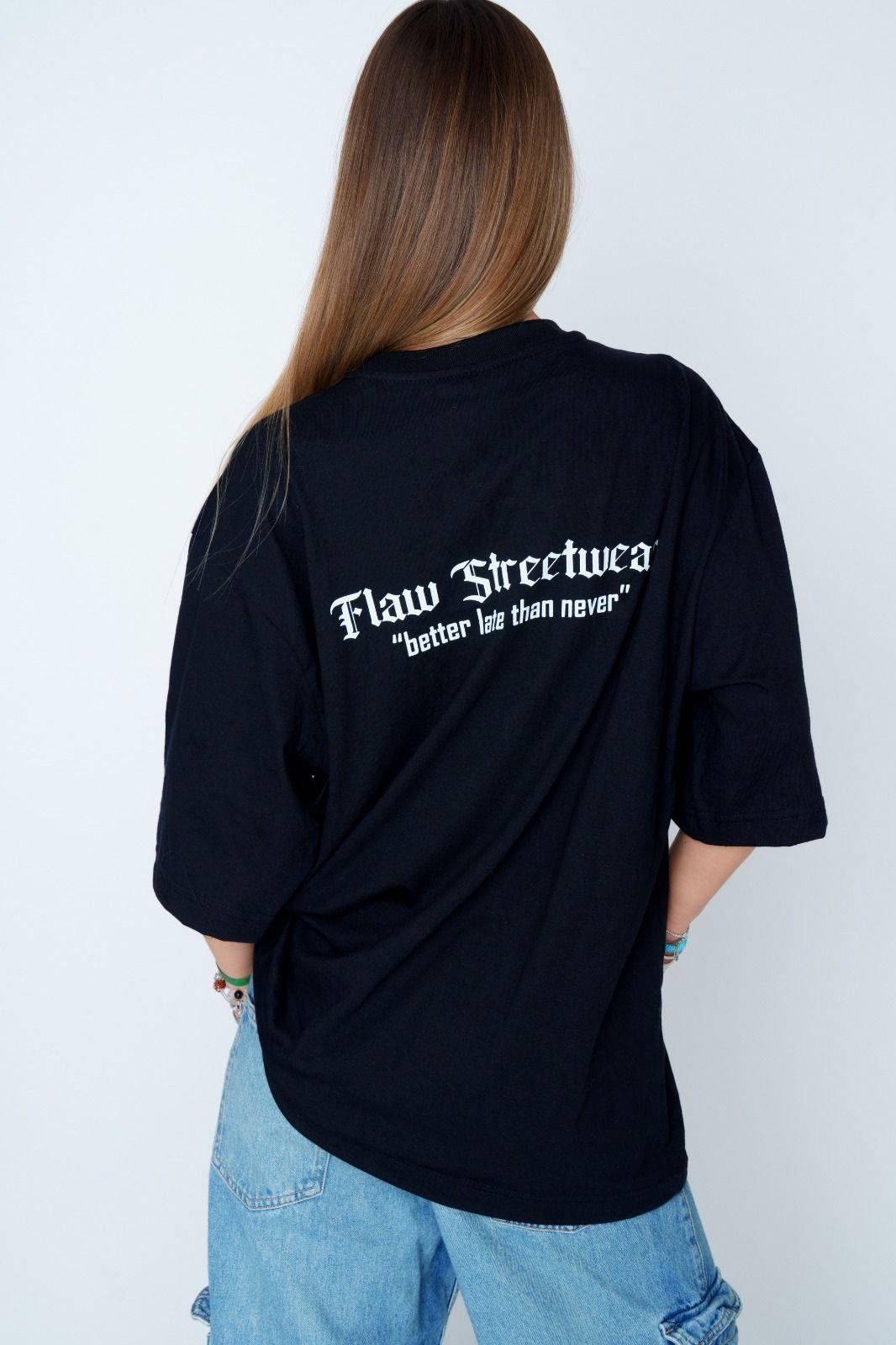 Polera Oversize "Dark Flaw Gótico" Negra Unisex-4