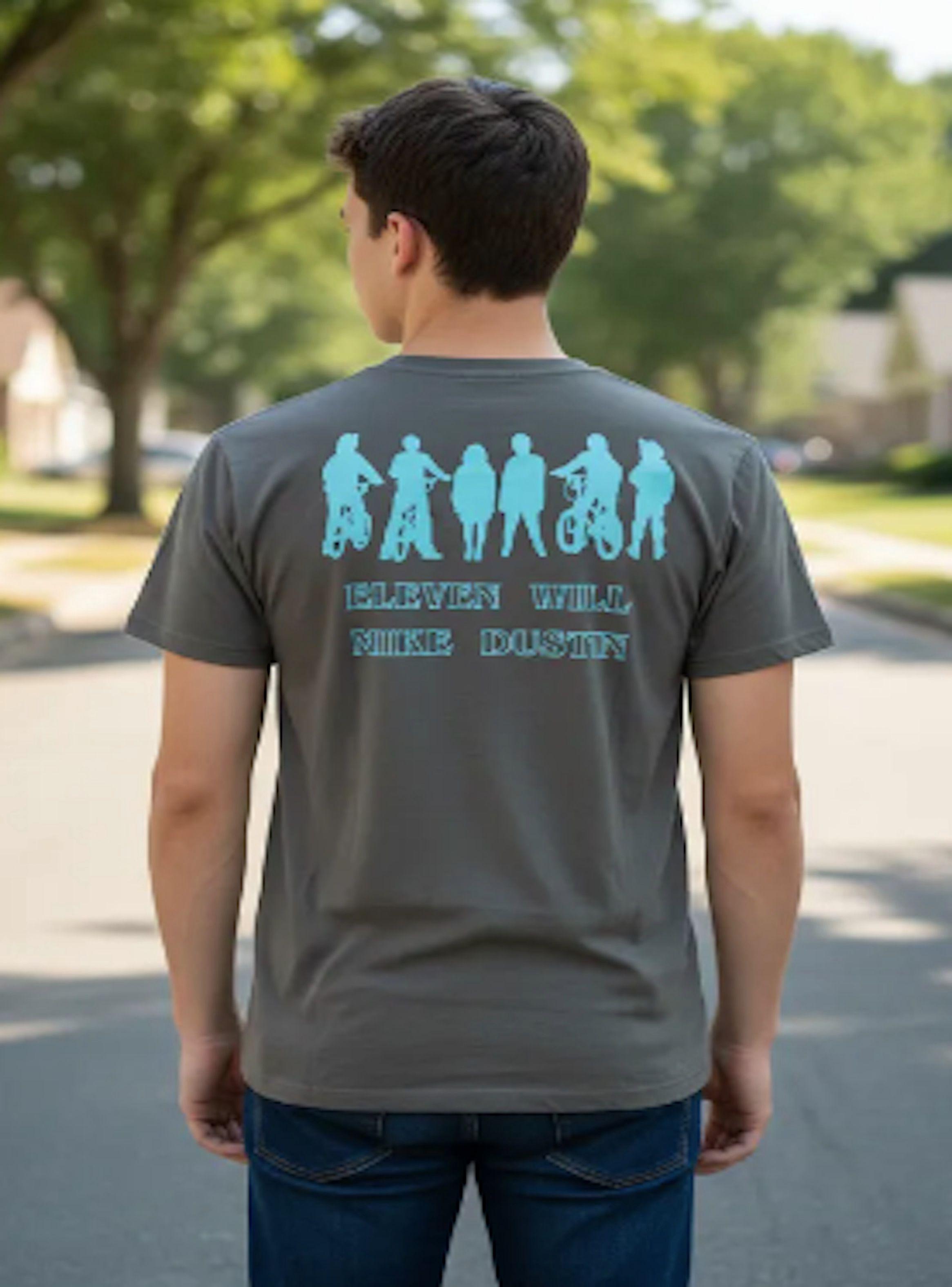 Polera Stranger Things Talla M diseño en Espalda-1