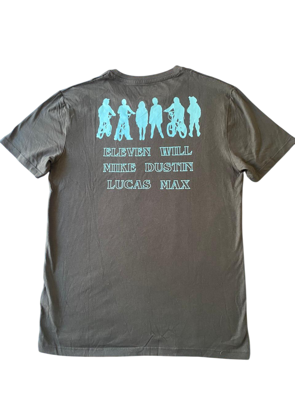 Polera Stranger Things Talla M diseño en Espalda-3