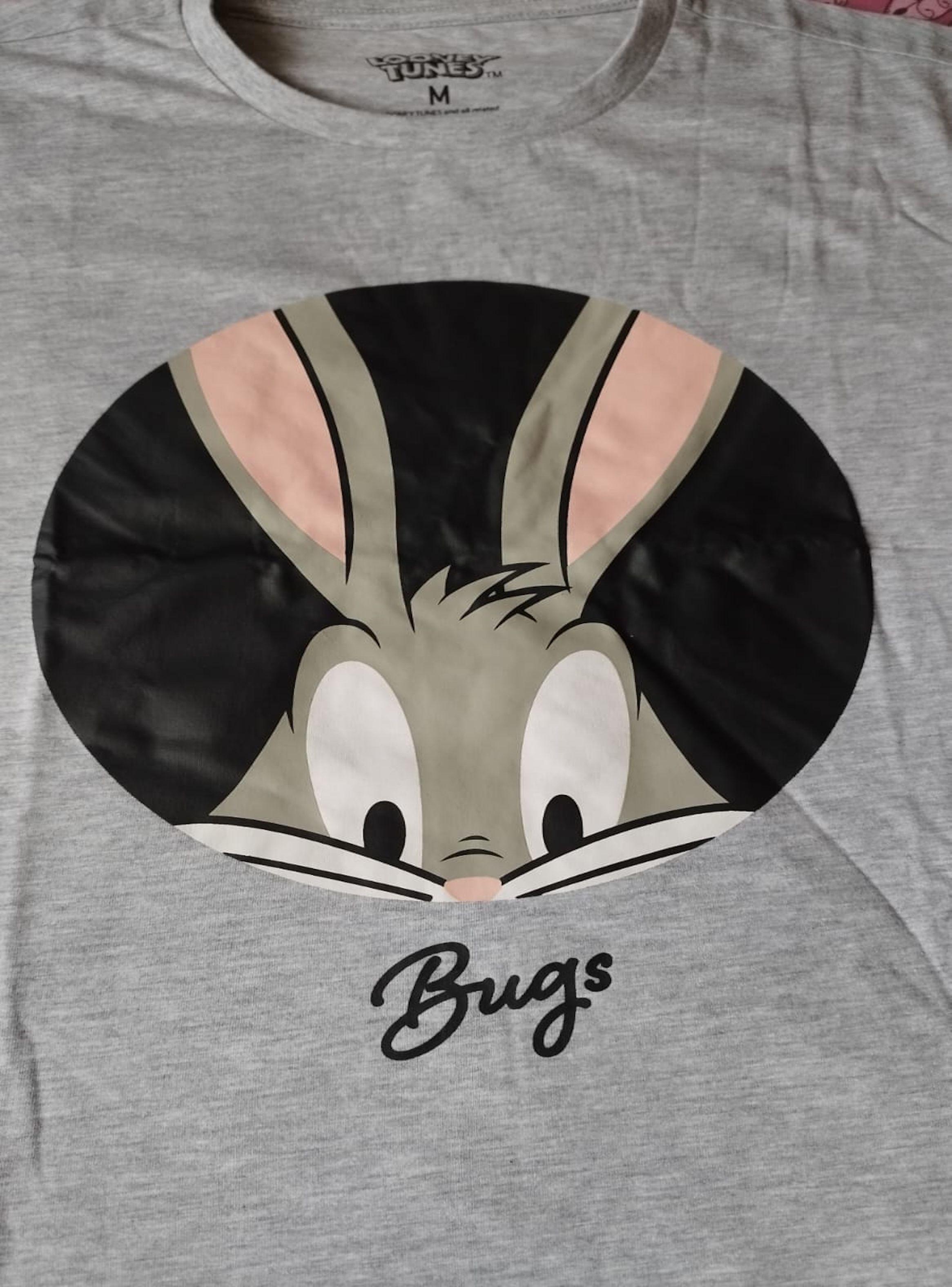 Polera diseño Bugs Bunny Talla M-1