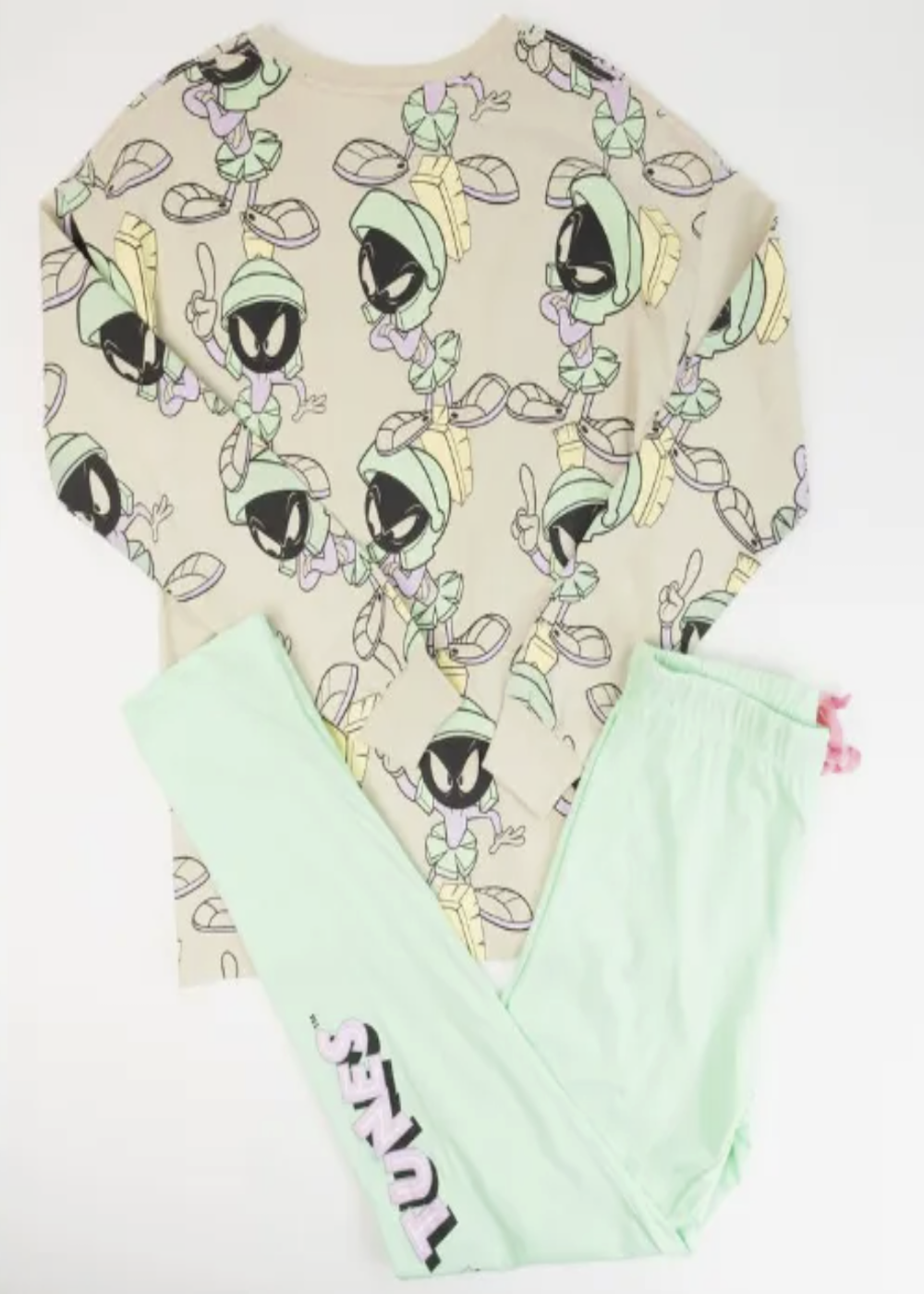 Pijama Marvin El Marciano Talla S y M-2