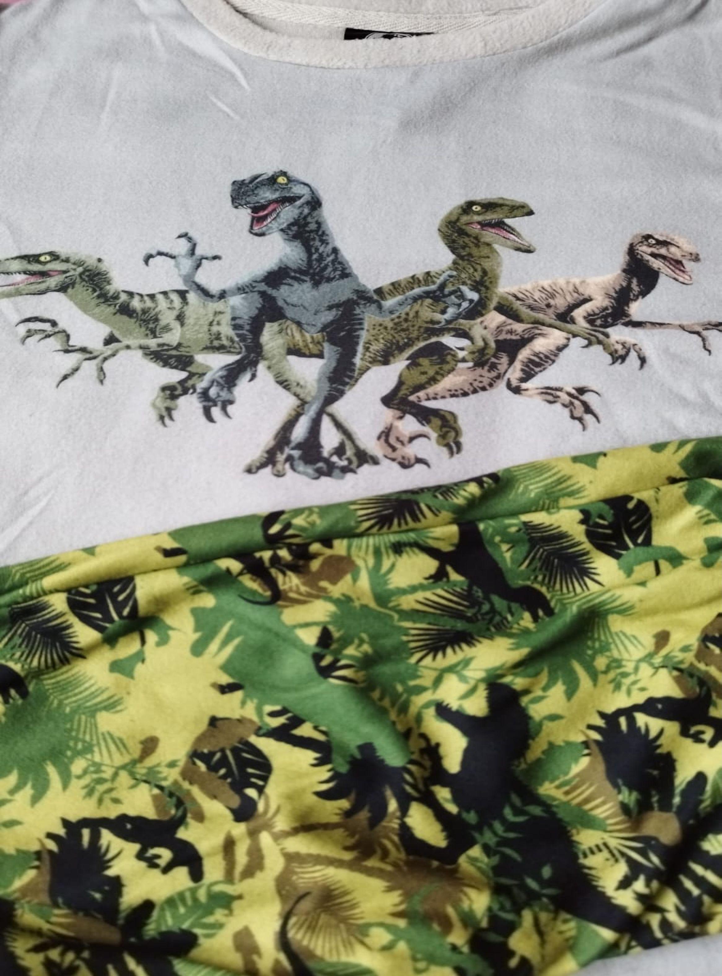 Pijama micropolar talla 8 de niño diseño Jurassic-2