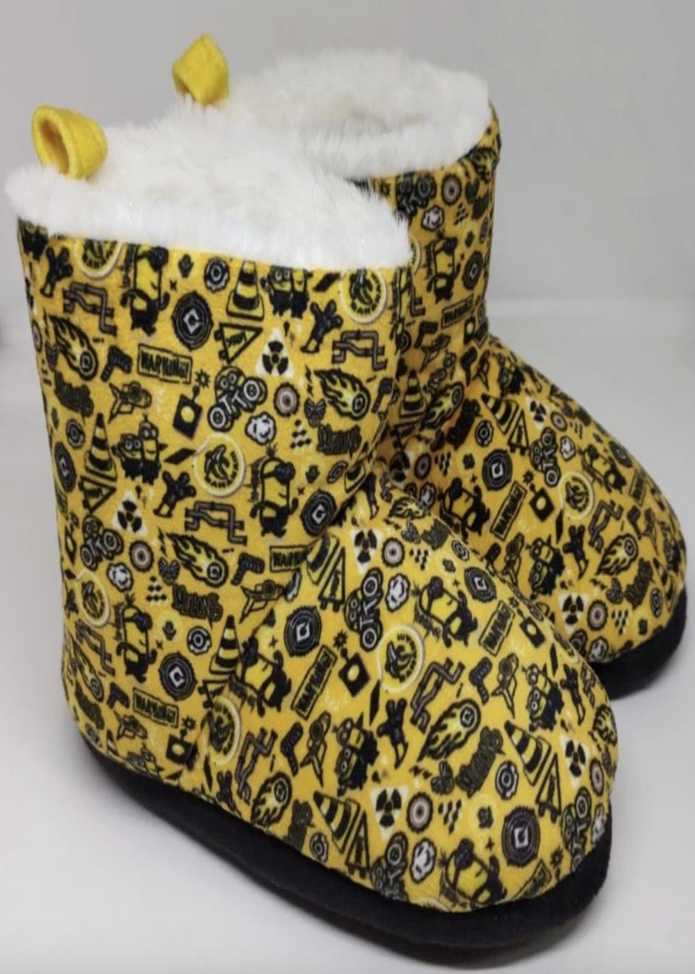 Pantufla bota Minions Numero 27 28-2