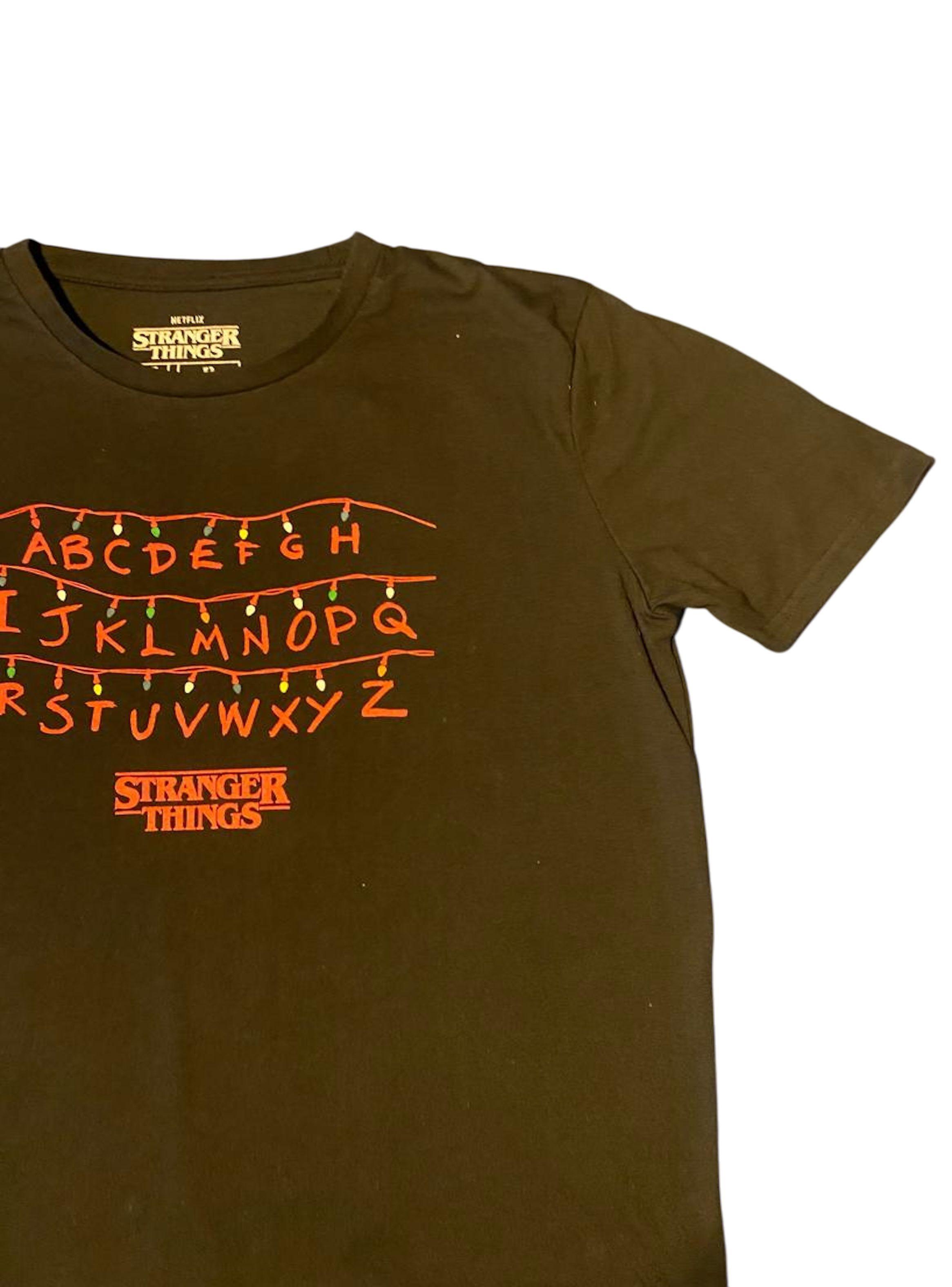 Polera Stranger Things diseño luces talla M-3