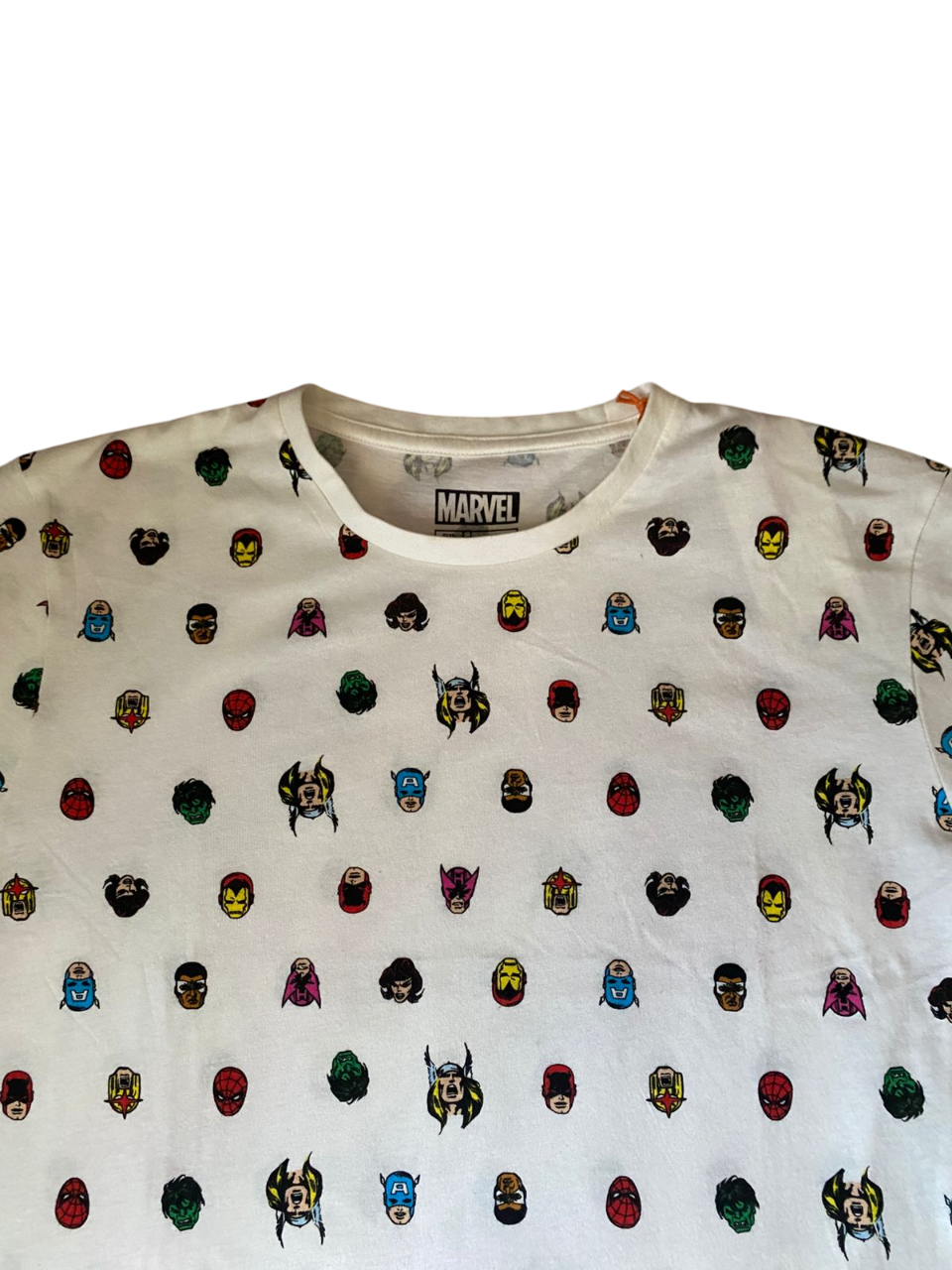 Polera Marvel Talla M diseño caras Super heroes-2