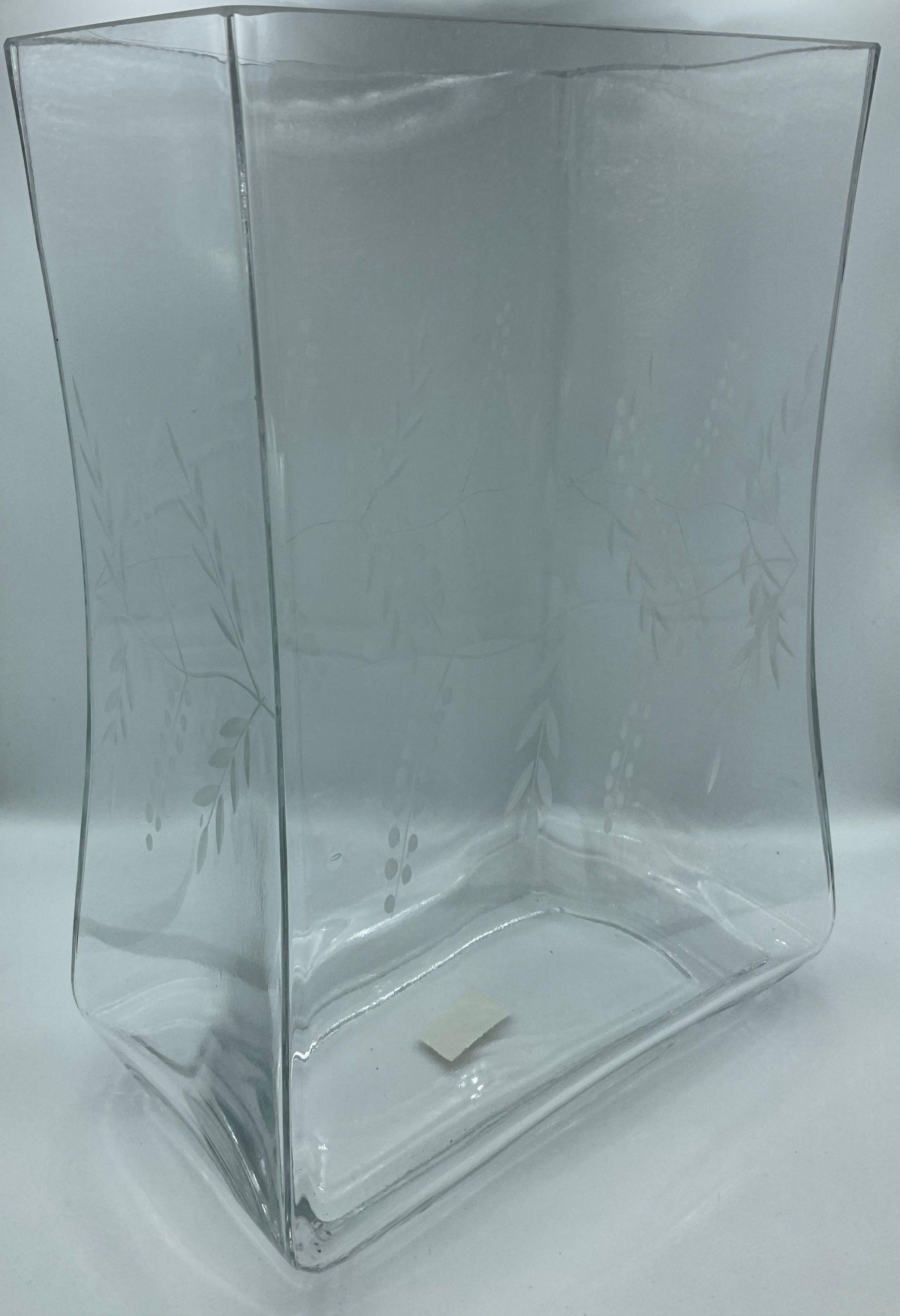 Florero rectangular de cristal con tallado  de aromo hecho a mano-2