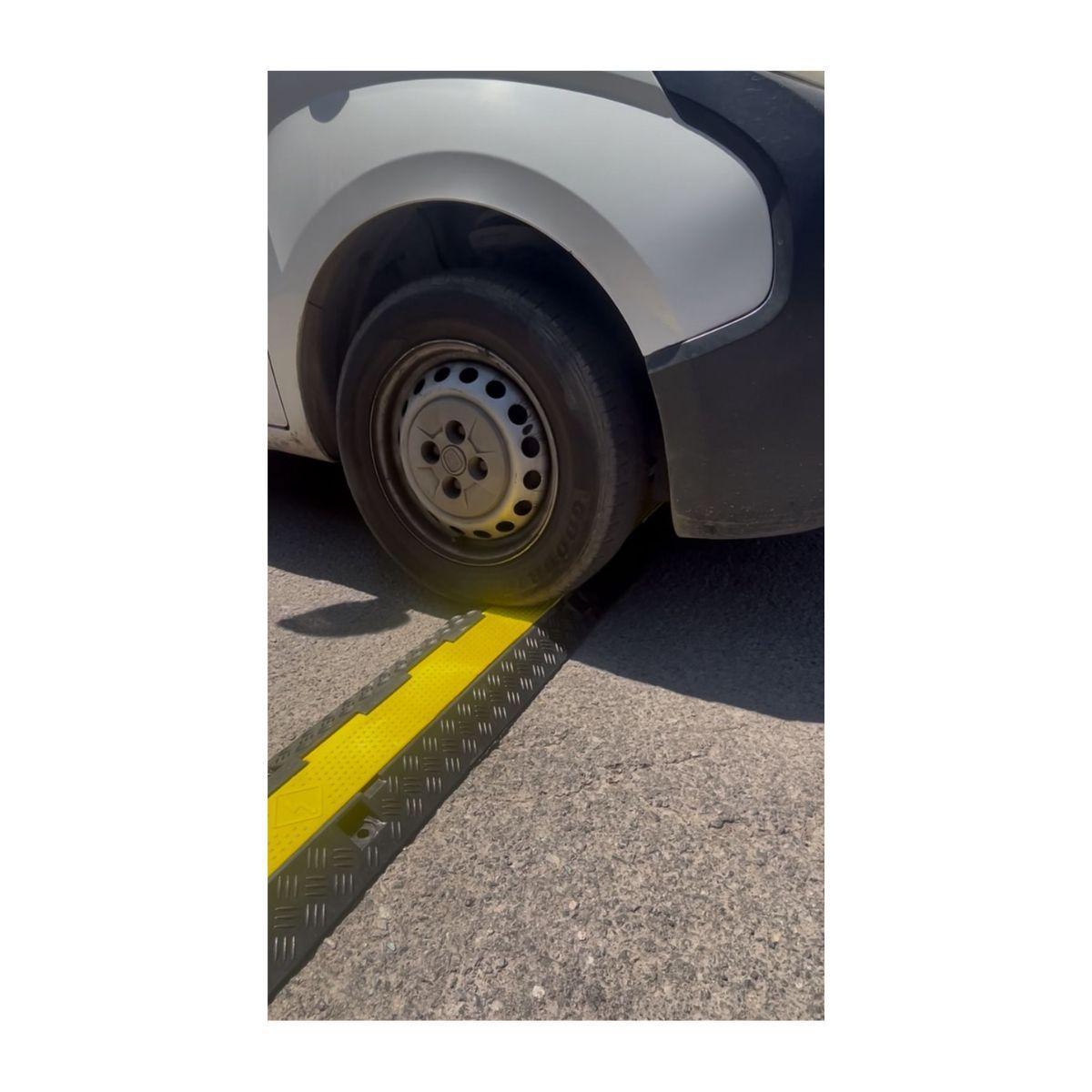 Protector Pasacables 2 Cables Canal 30mm 7 Tonelada C/ Unión-2