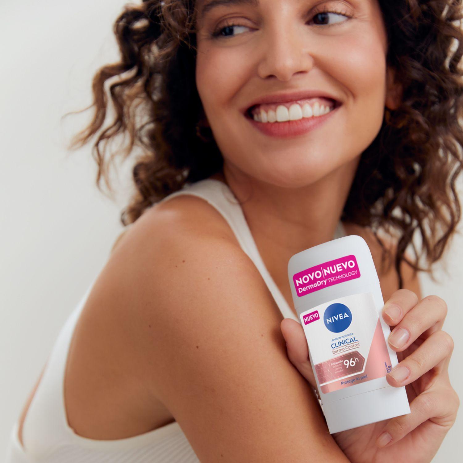 NIVEA Clinical Antitranspirante en barra femenino 50ml-3