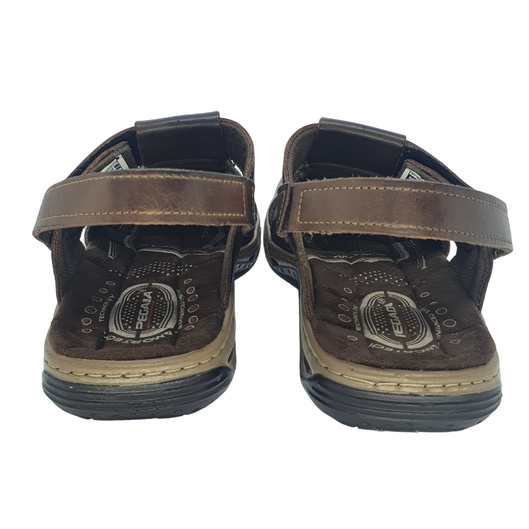 SANDALIAS CERRADAS PEGADA DE CUERO CAFÉ OSCURO (HOMBRE) | 1-2