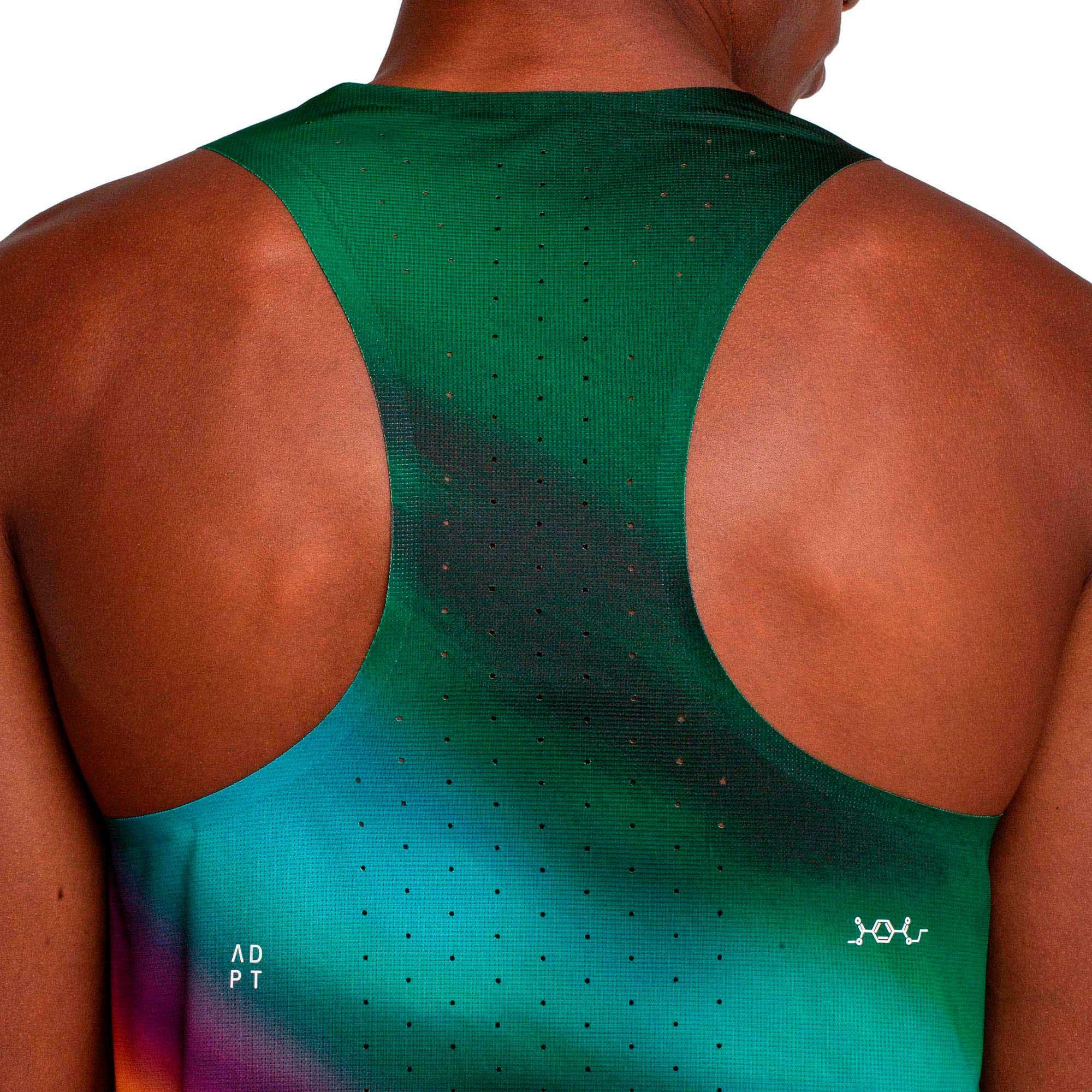 POLERA SIN MANGAS RUNNING CORRE FOCO AZULADO HOMBRE-1