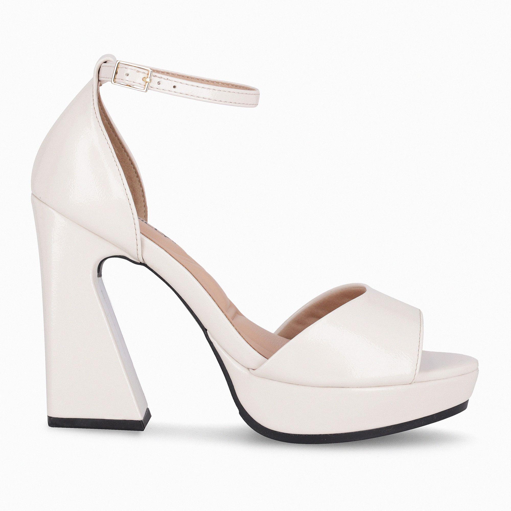 Sandalia Mujer Crema/Charol Cristine 319 Piccadilly-0