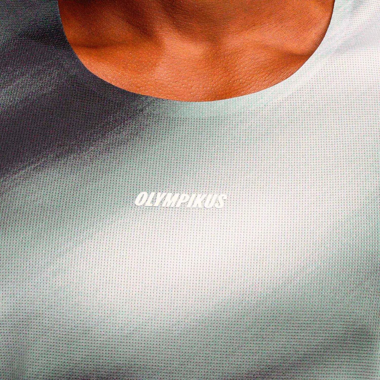POLERA SIN MANGAS RUNNING CORRE FOCO NEGRO/BLANCO HOMBRE-0