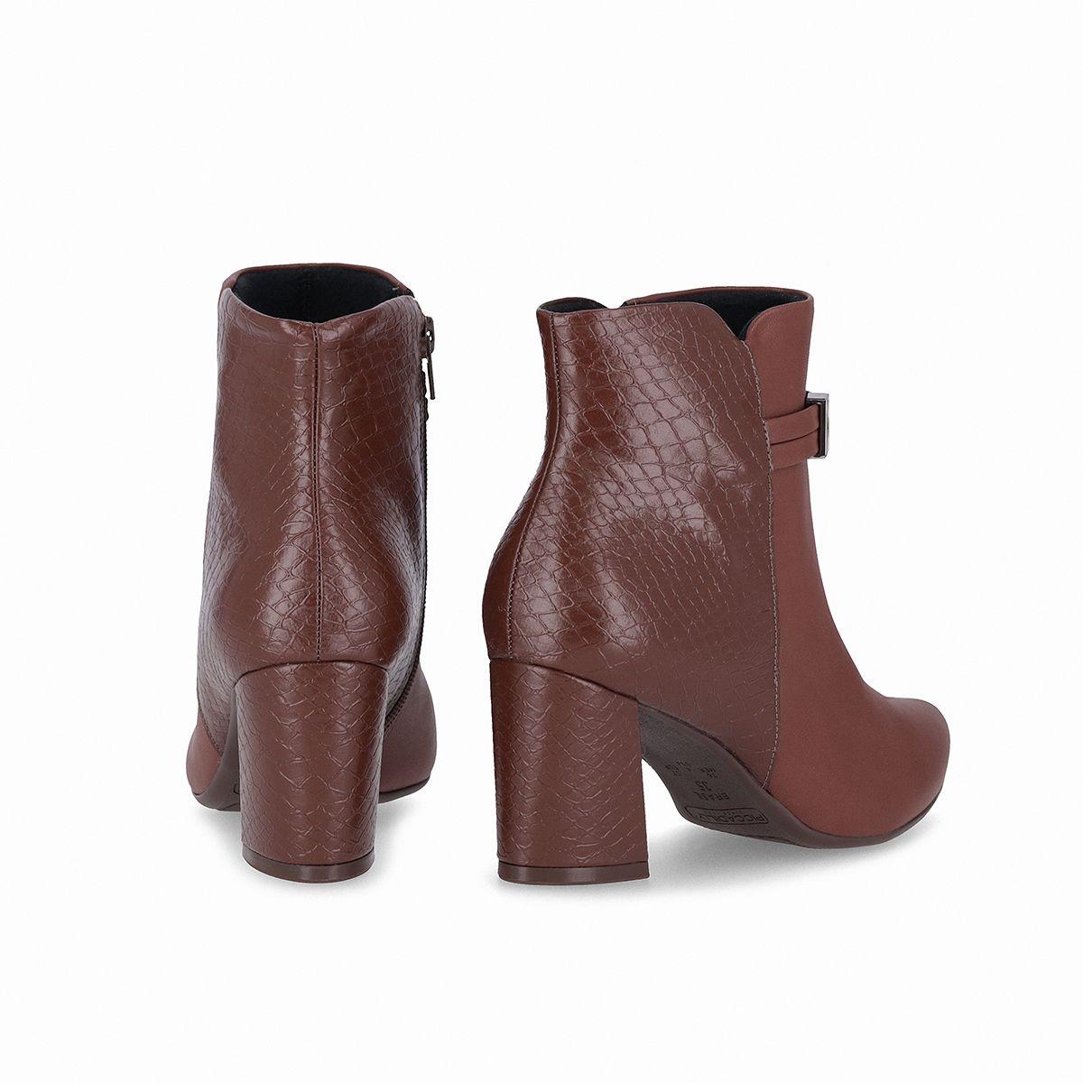 Botin Mujer Chocolate Luiza 43 Piccadilly-3