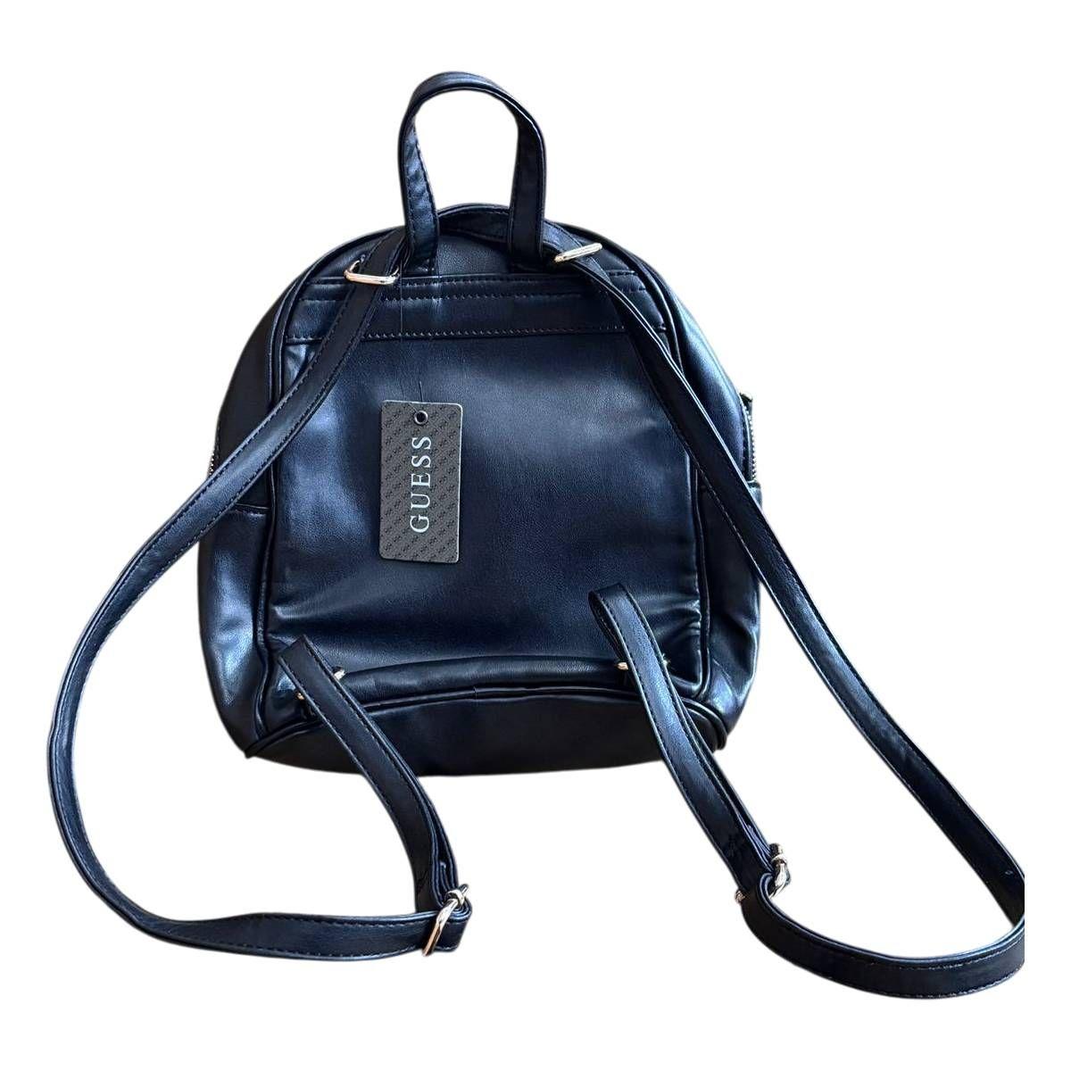 Bolso/Mochila Pequeña Guess – Color Negro-1