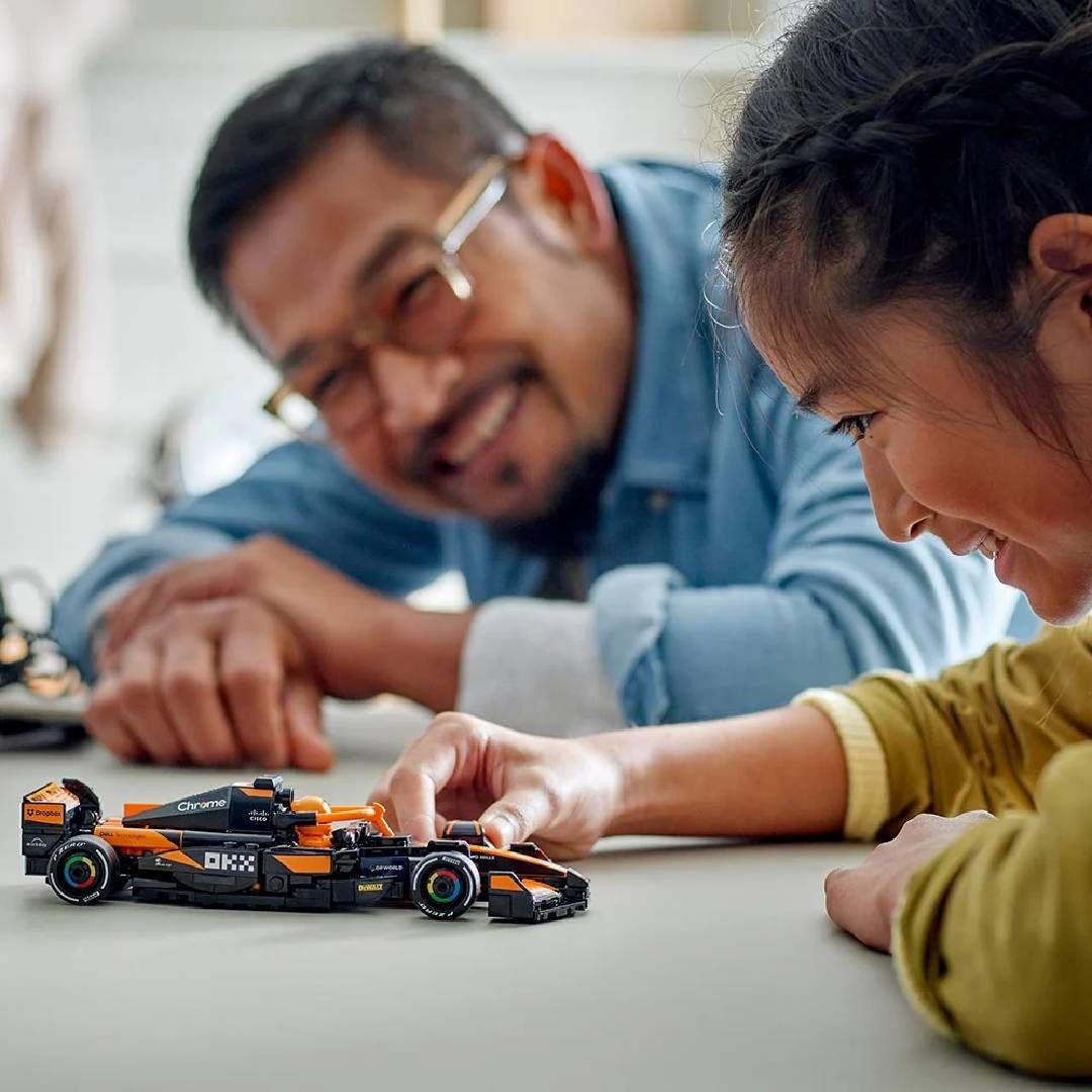 LEGO: Auto de Carreras McLaren F1 Team MCL38, 77251-5