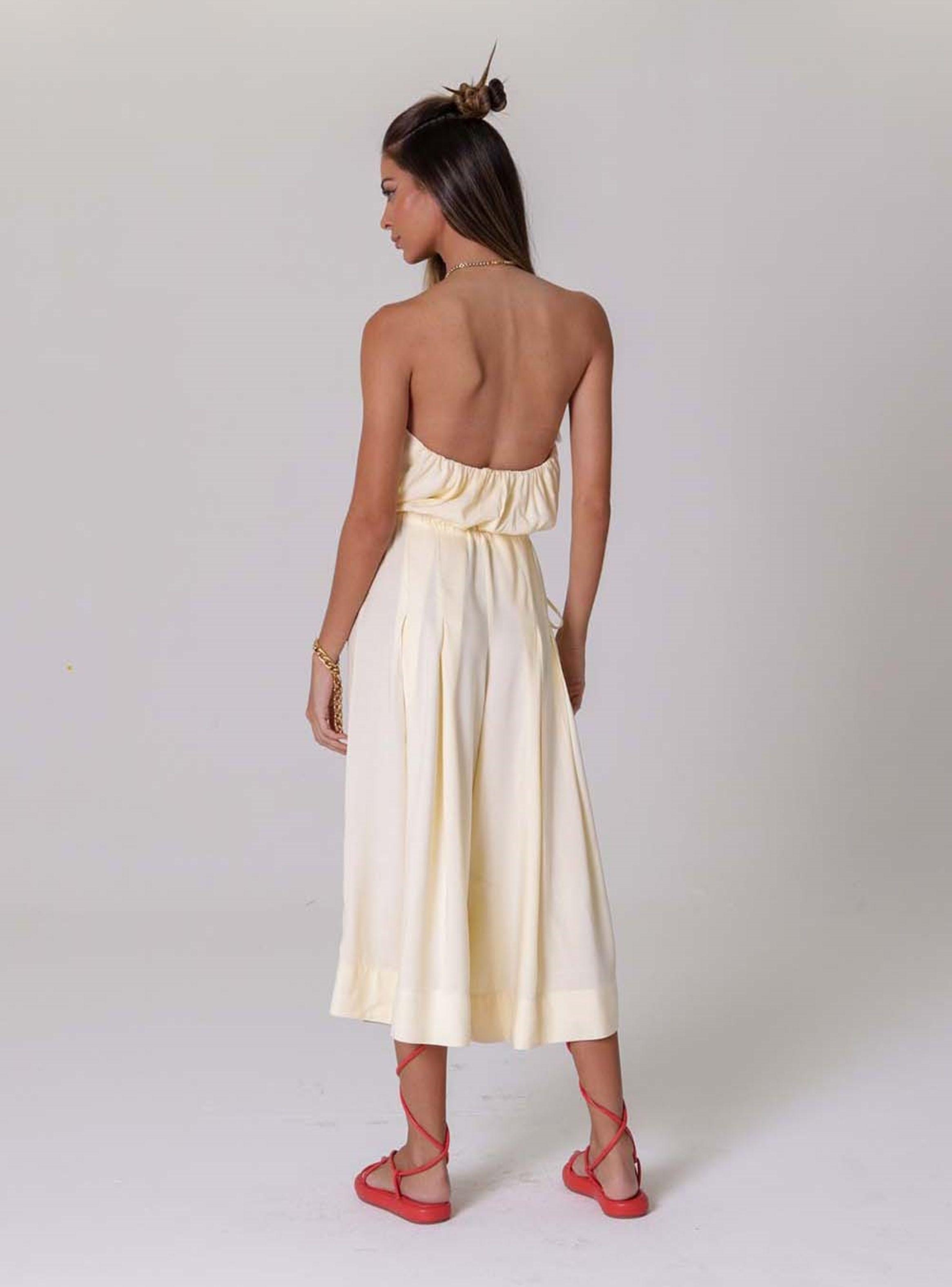 Enterito Pantacourt con Escote Frente Única-2