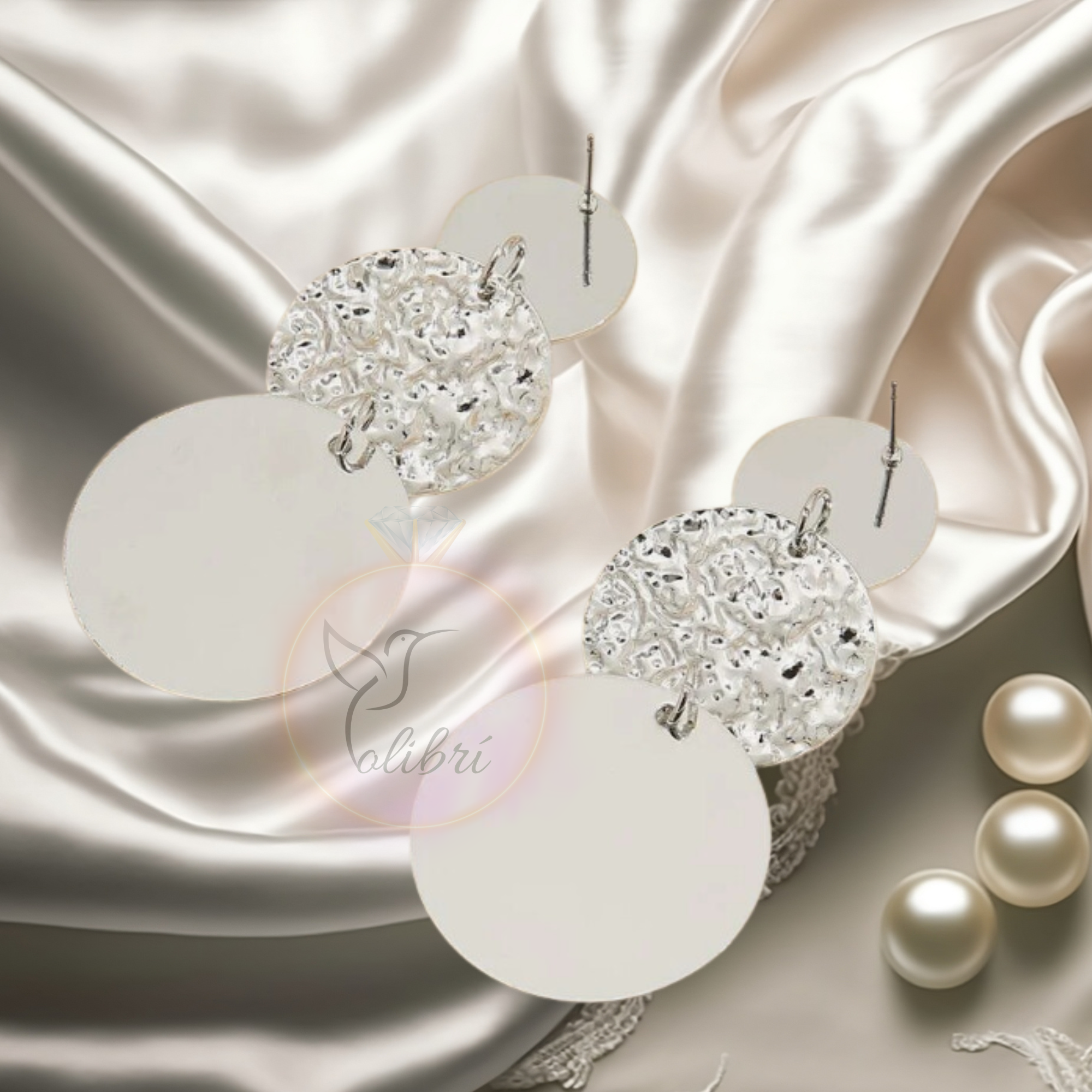 Elegante par de pendientes o aretes colgantes plateados-3