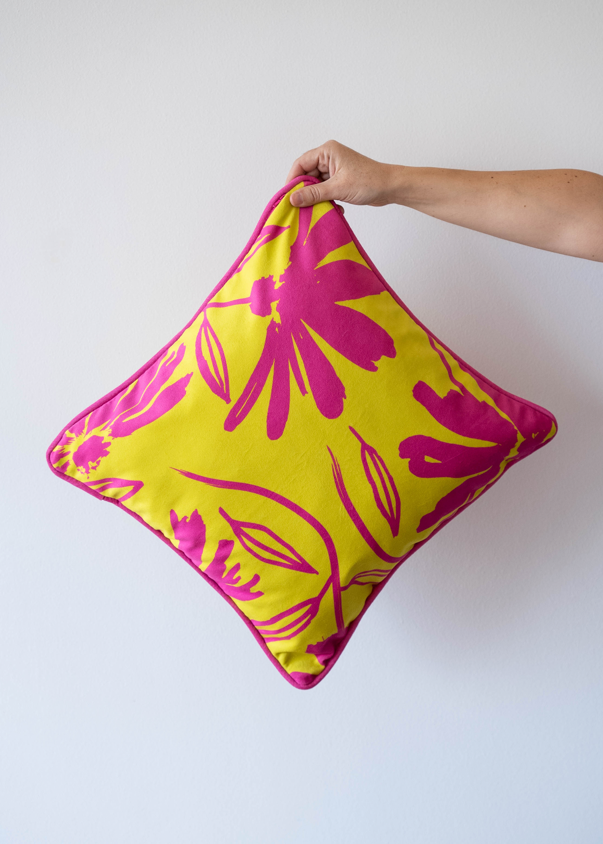 Cojín Rosa Yellow / 45x45 cm-0