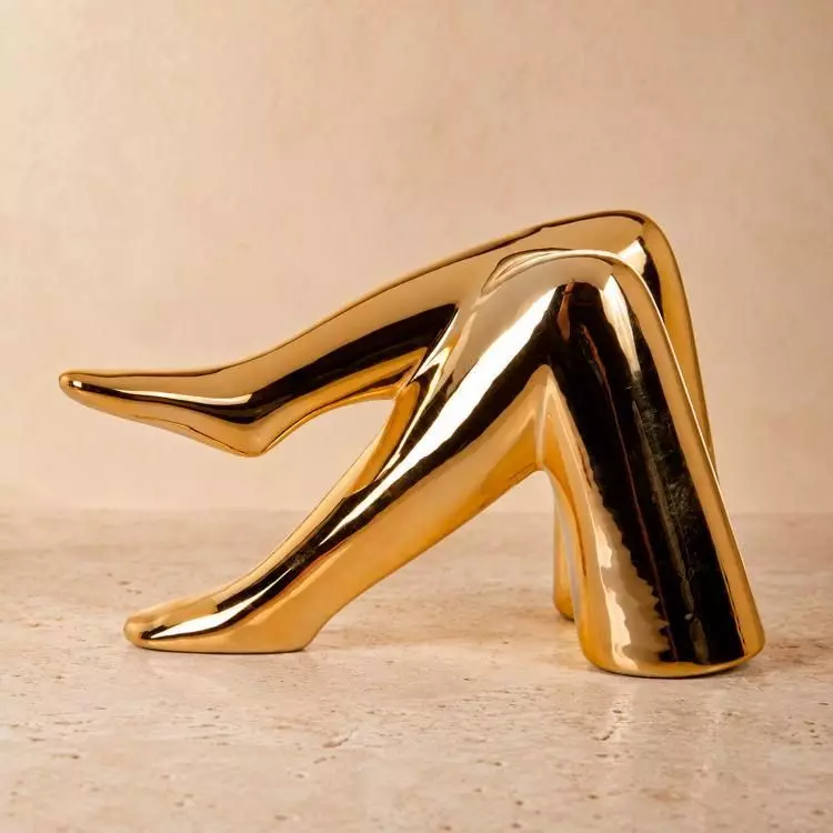 Figura Decorativa Piernas Gold-0