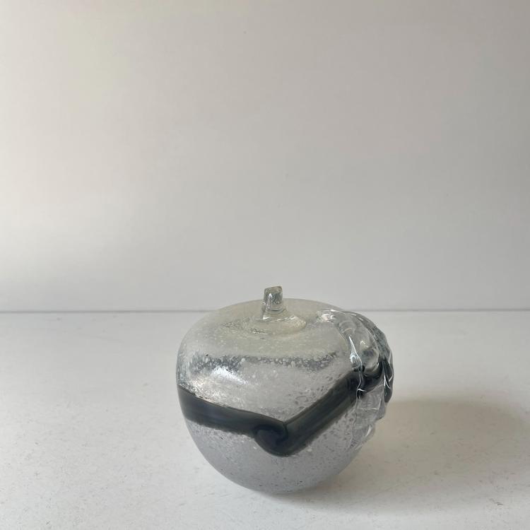 Figura Decorativa Manzana Jupiter Gris-3