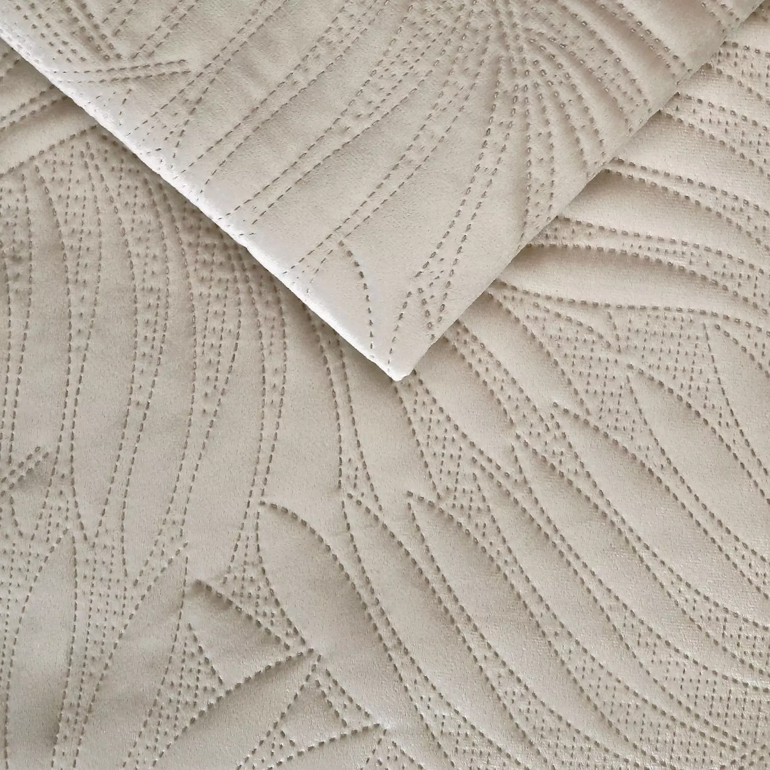 Quilt Liso Velvet Ibiza Crudo 2 Plazas-2
