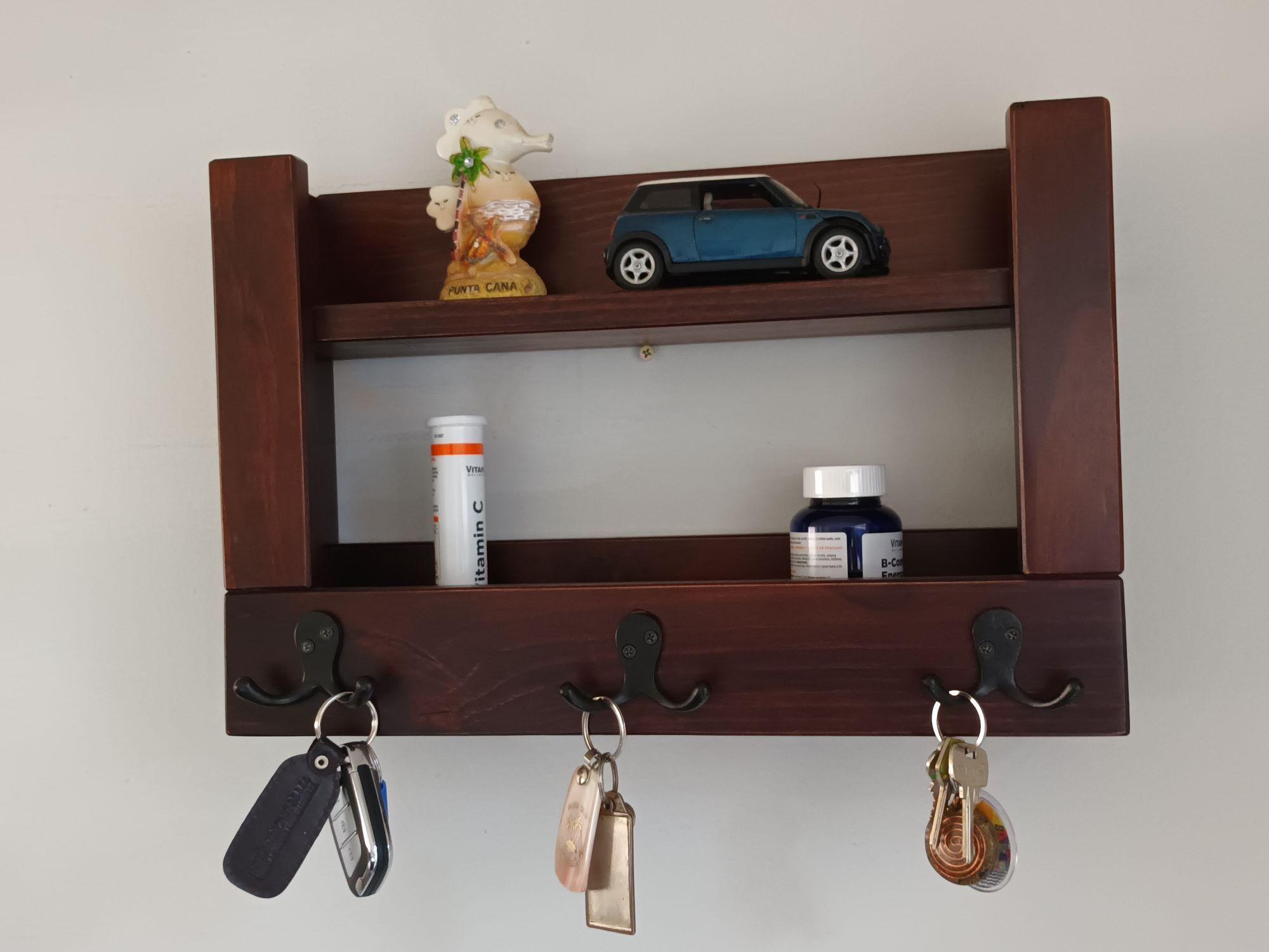 REPISARIO Y PORTA LLAVES DE MADERA MODELO SUYAI-4