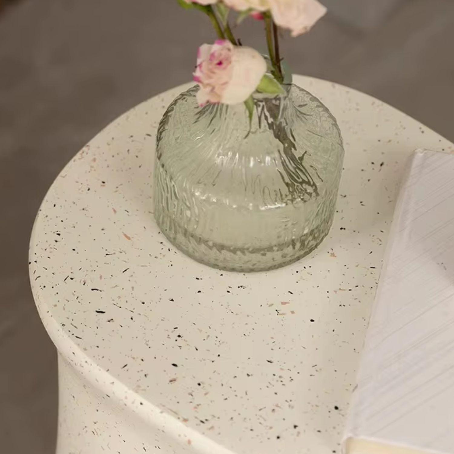 Mesa De Centro Lateral Tipo Escultura En U Nórdico Crema-2