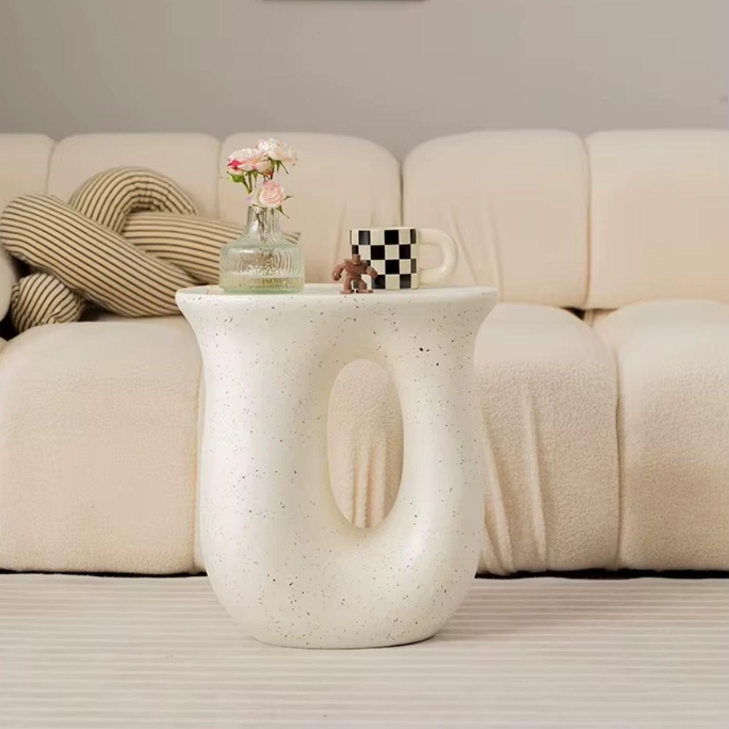 Mesa De Centro Lateral Tipo Escultura En U Nórdico Crema-3