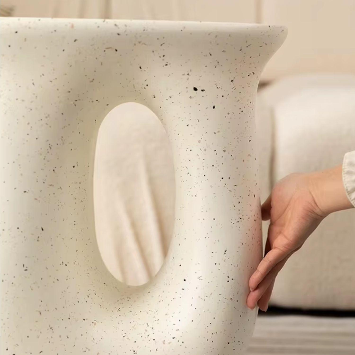 Mesa De Centro Lateral Tipo Escultura En U Nórdico Crema-3