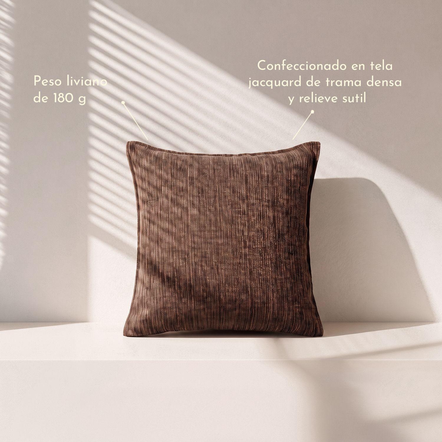 Cojín Texturizado Jacquard Color Café-1