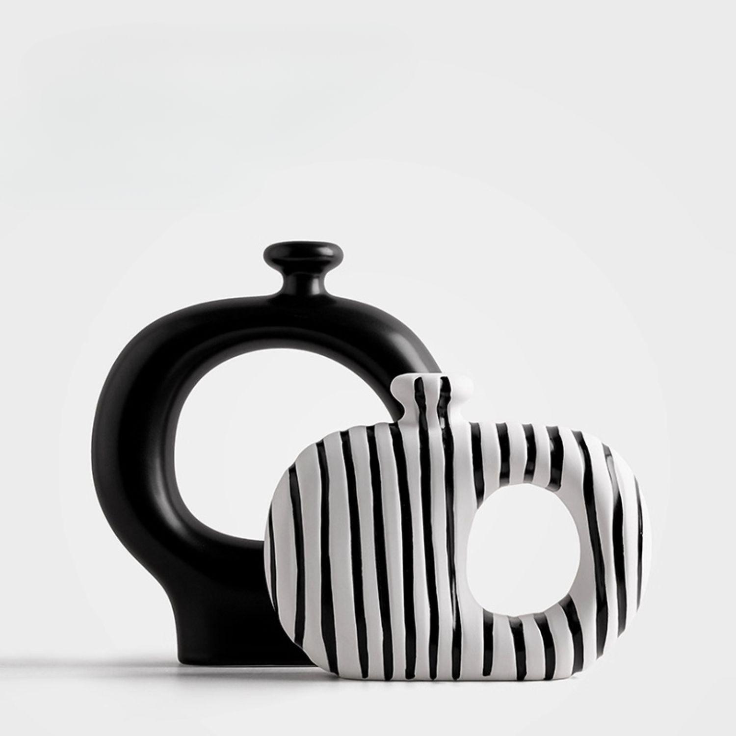 Floreros Modernos de Cerámica Noir Loop-7