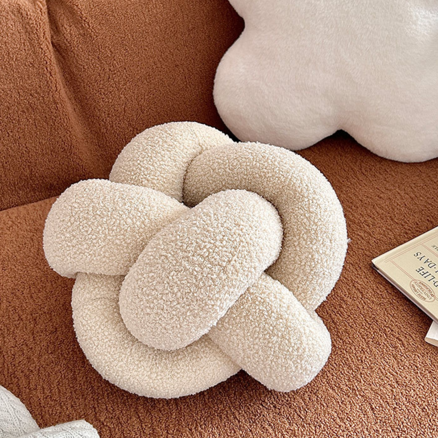 Cojin Nudo Crema Bouclé Deco-4