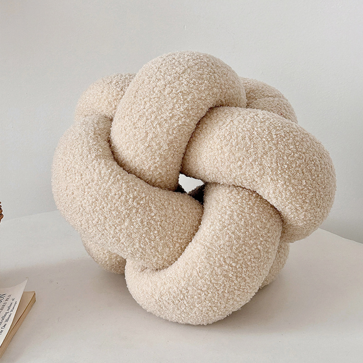 Cojín Nudo Crema Bouclé-1